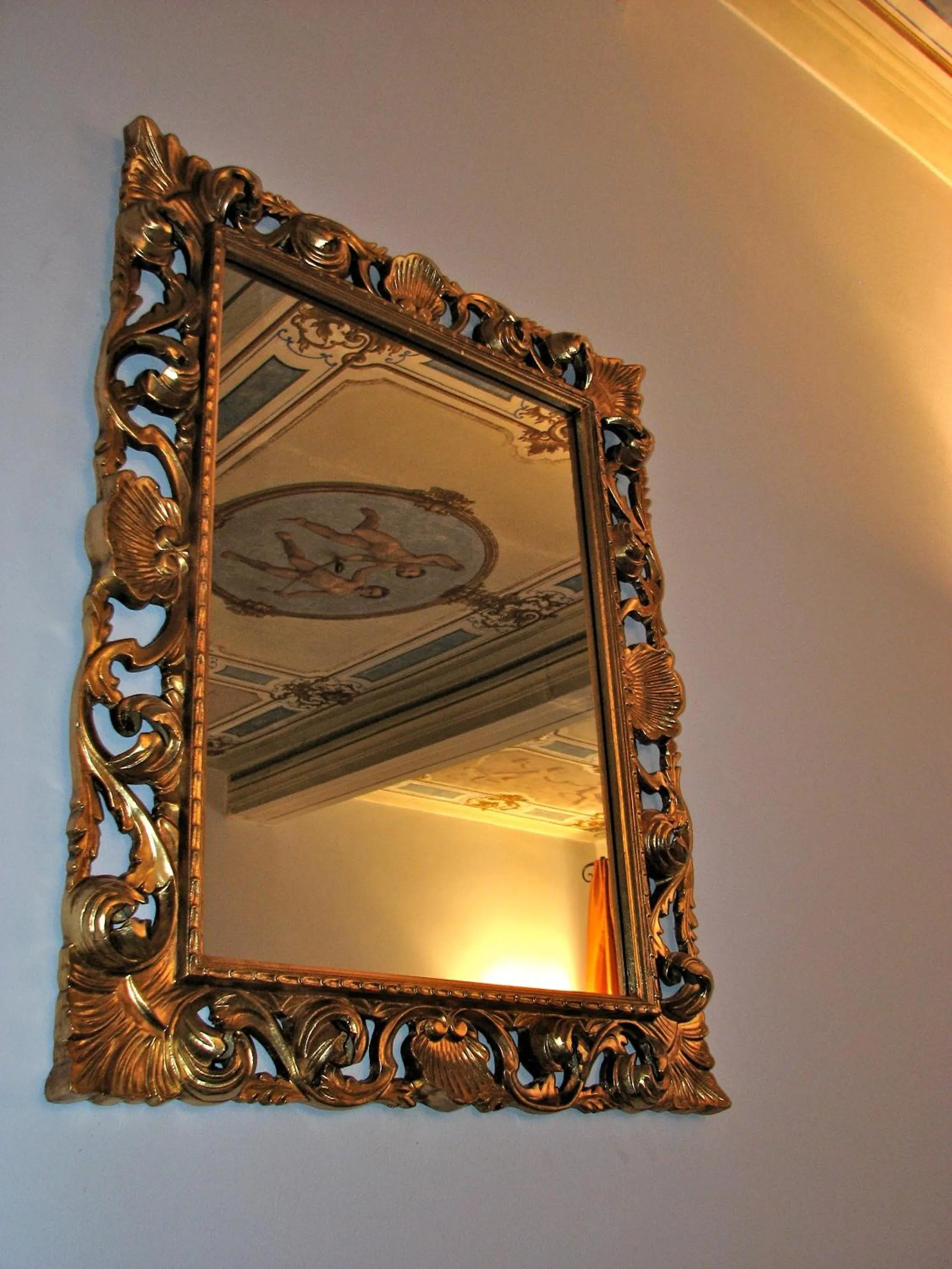 Decorative detail in Parizzi Suites & Restaurant