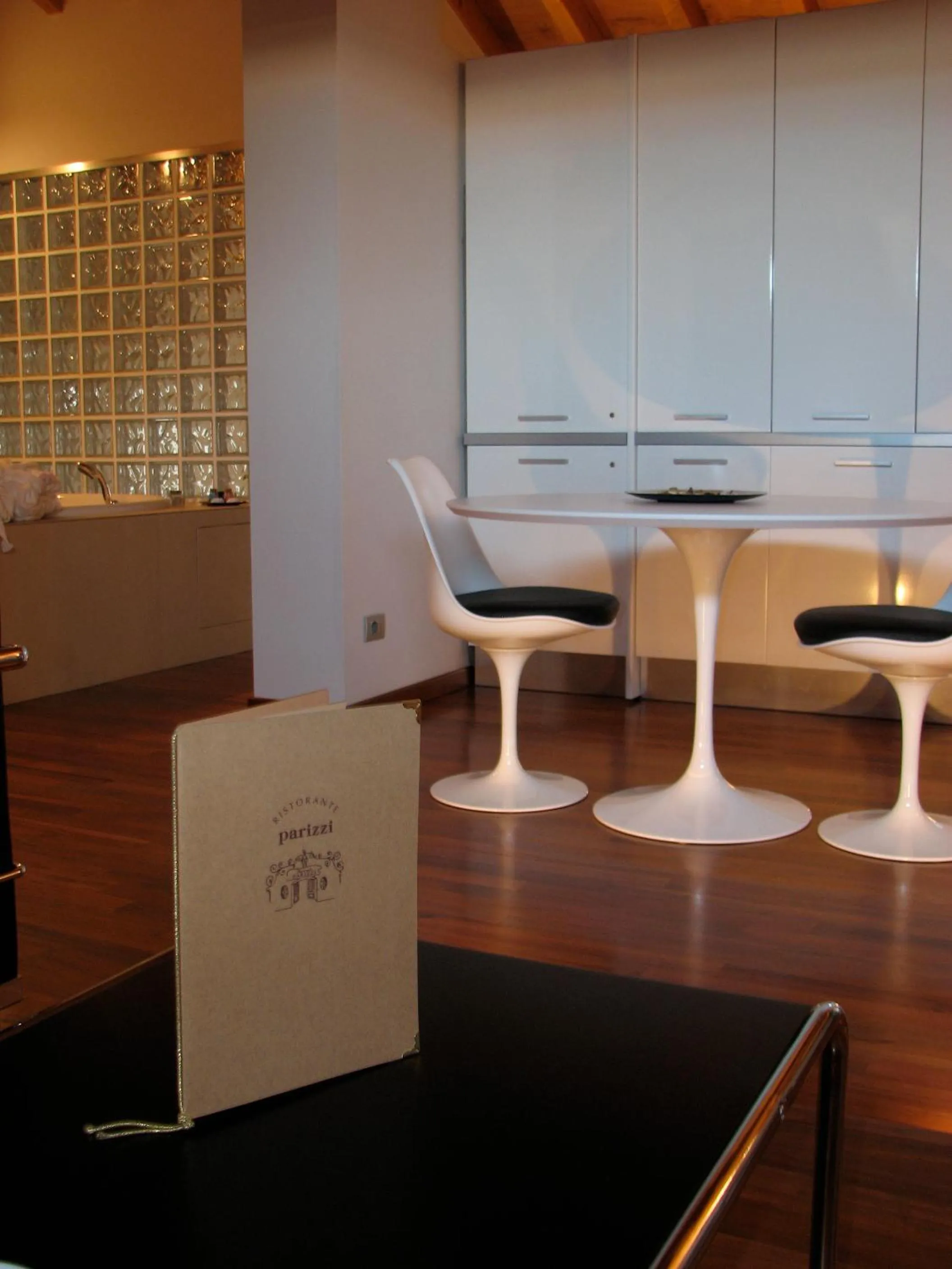 Kitchen or kitchenette in Parizzi Suites & Restaurant