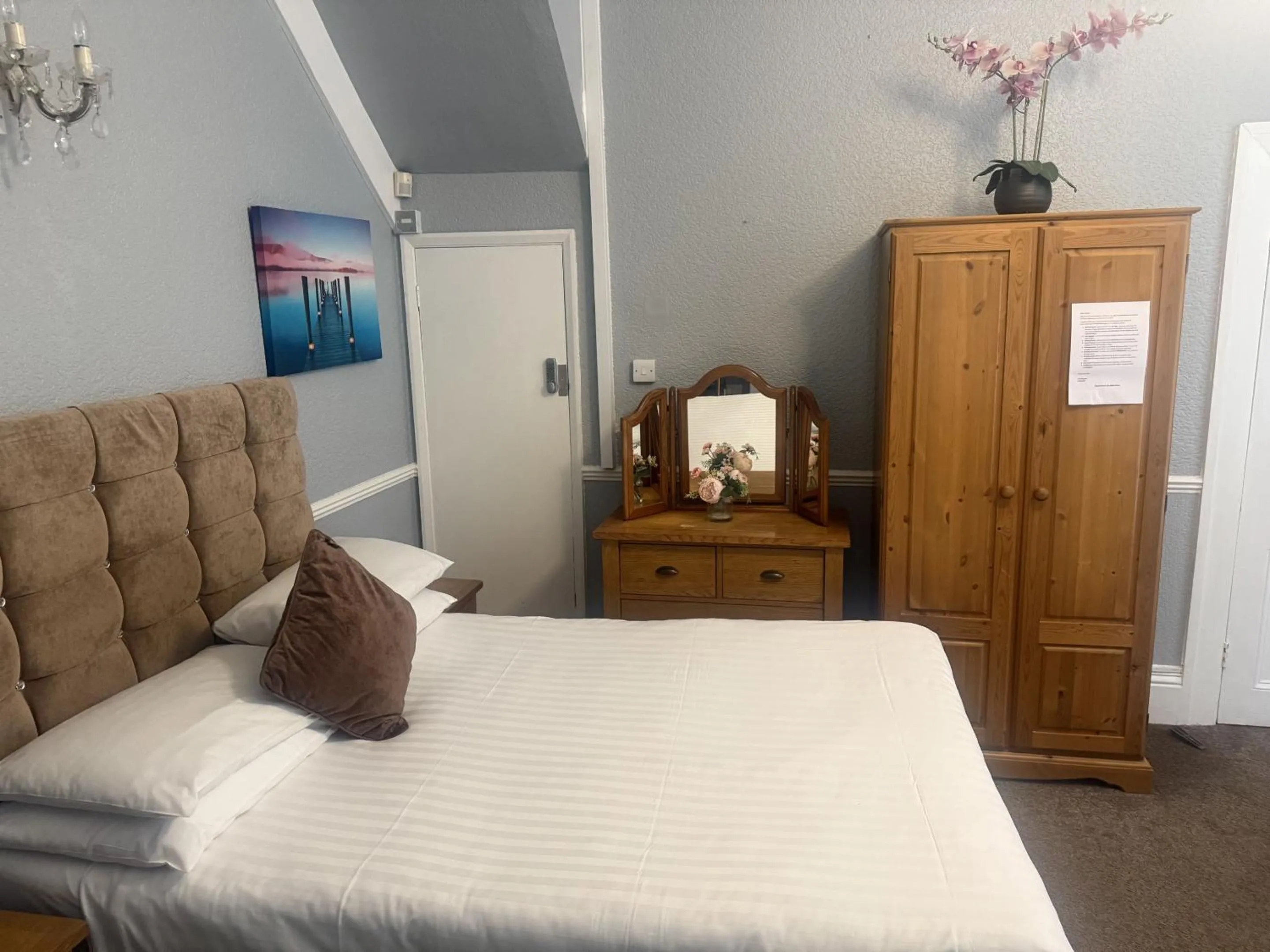 Bedroom, Bed in Diamonds Villa near York Hospital