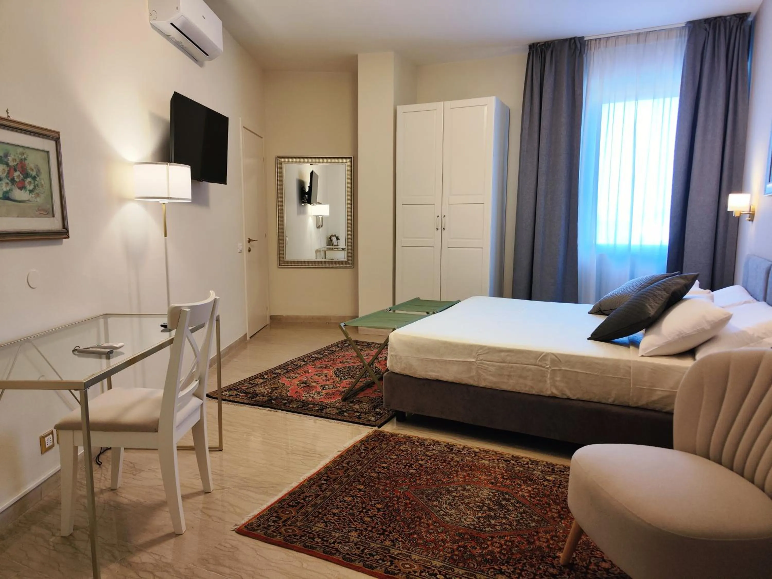 Bedroom, Bed in Hotel Minerva