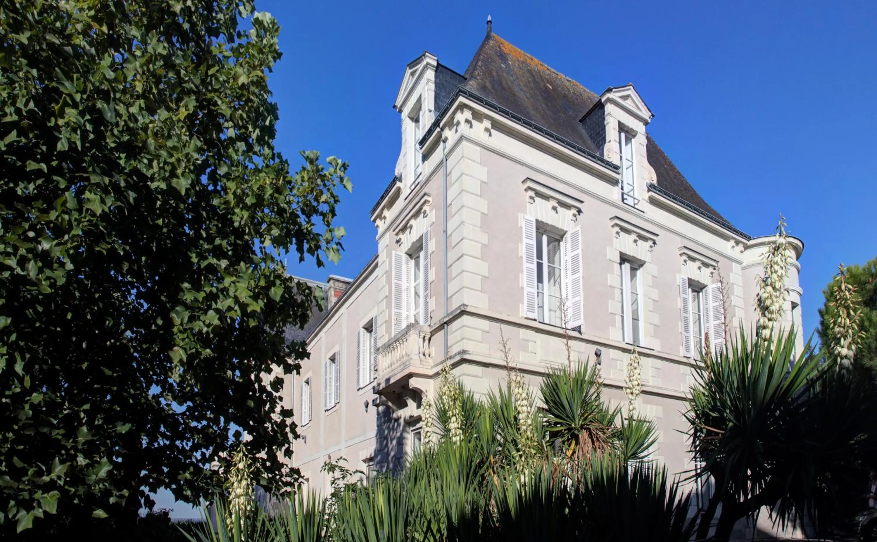 Facade/entrance in Vignoble Château Piéguë - winery