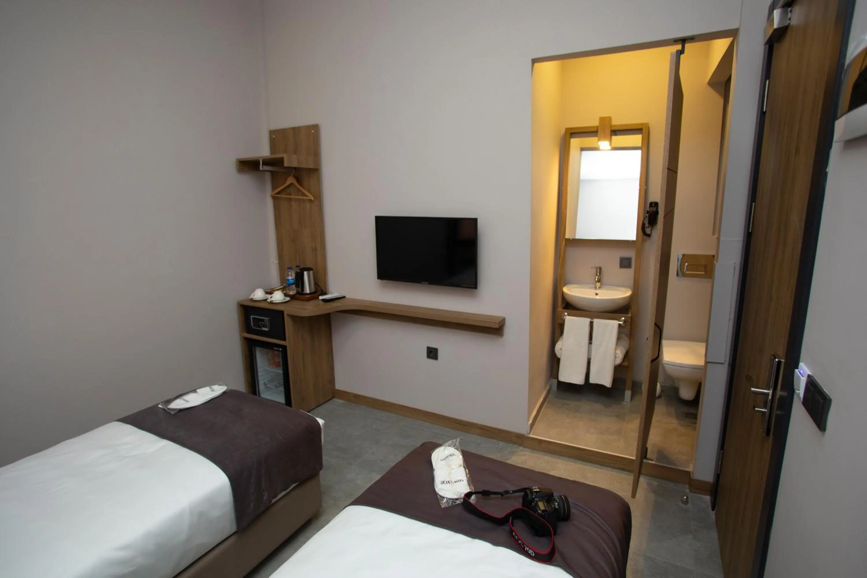 Bathroom, Bed in Jurnal Hotel