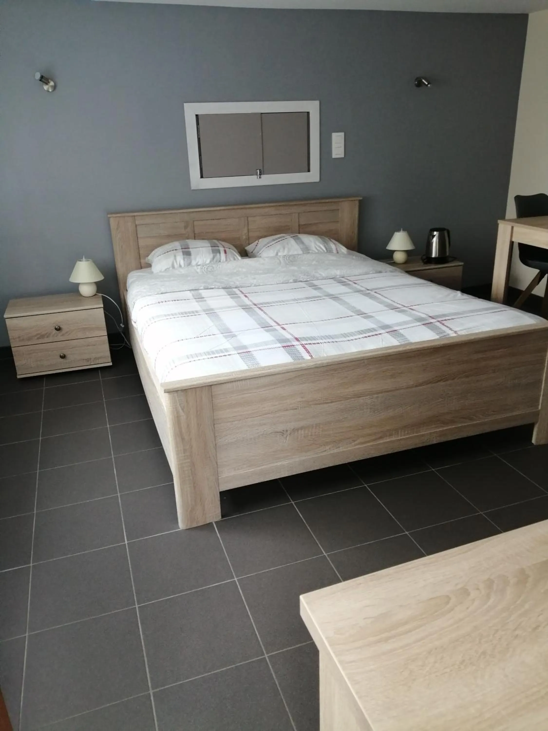 Bed in A La Reid Paisible