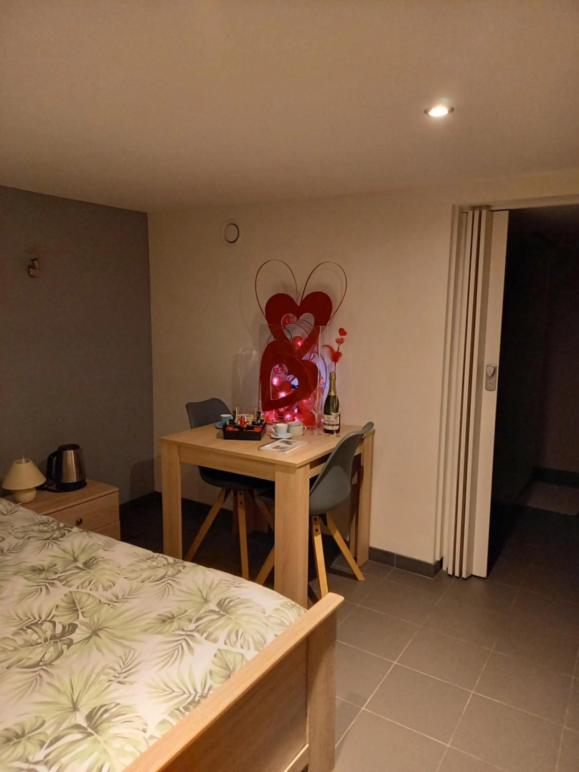 Bed in A La Reid Paisible