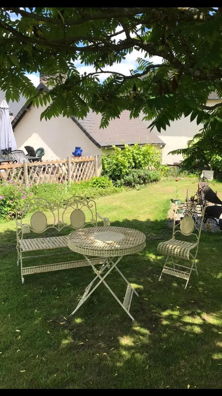 Garden in Cottage Les Glycines