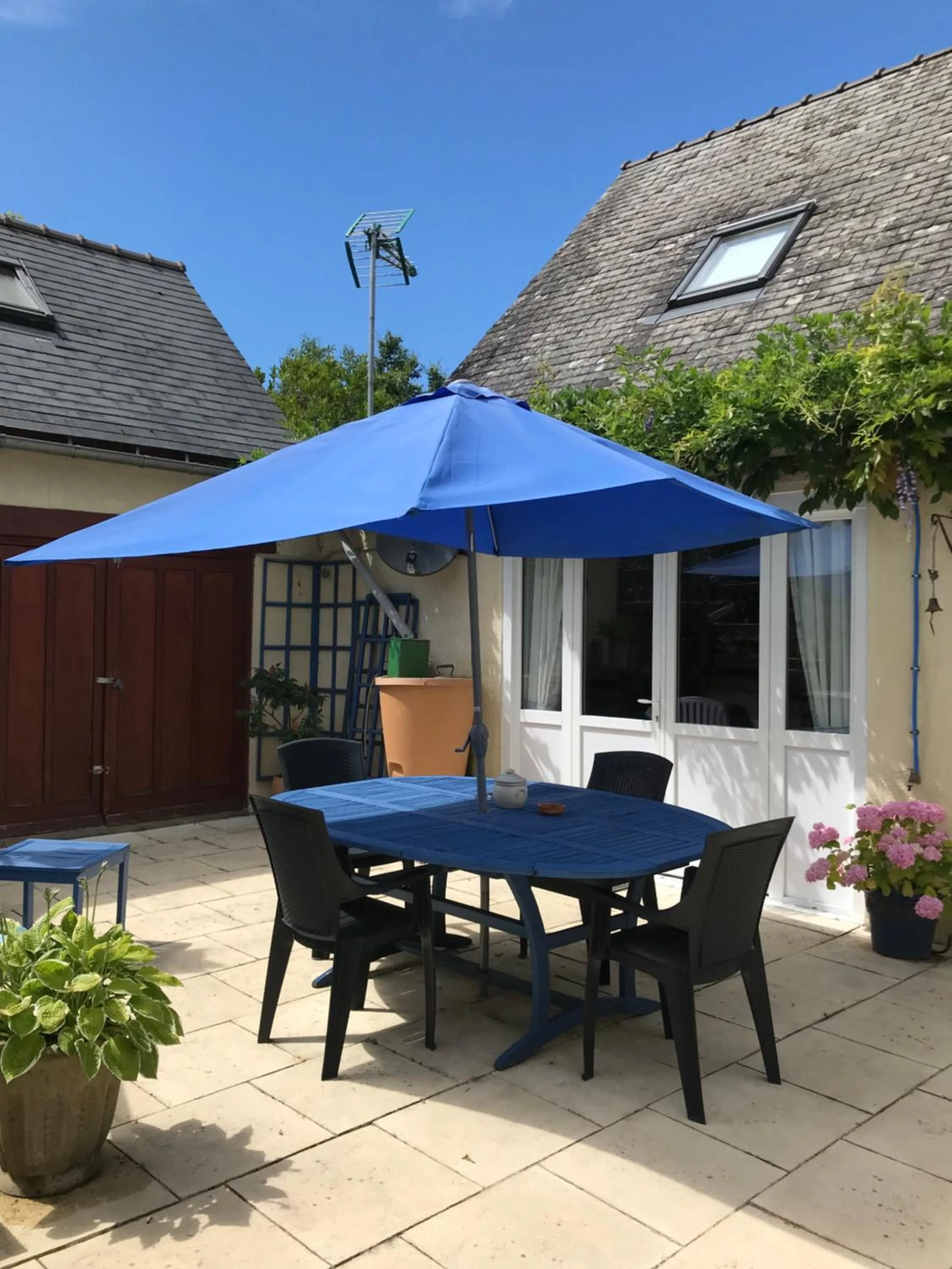 Property building in Cottage Les Glycines