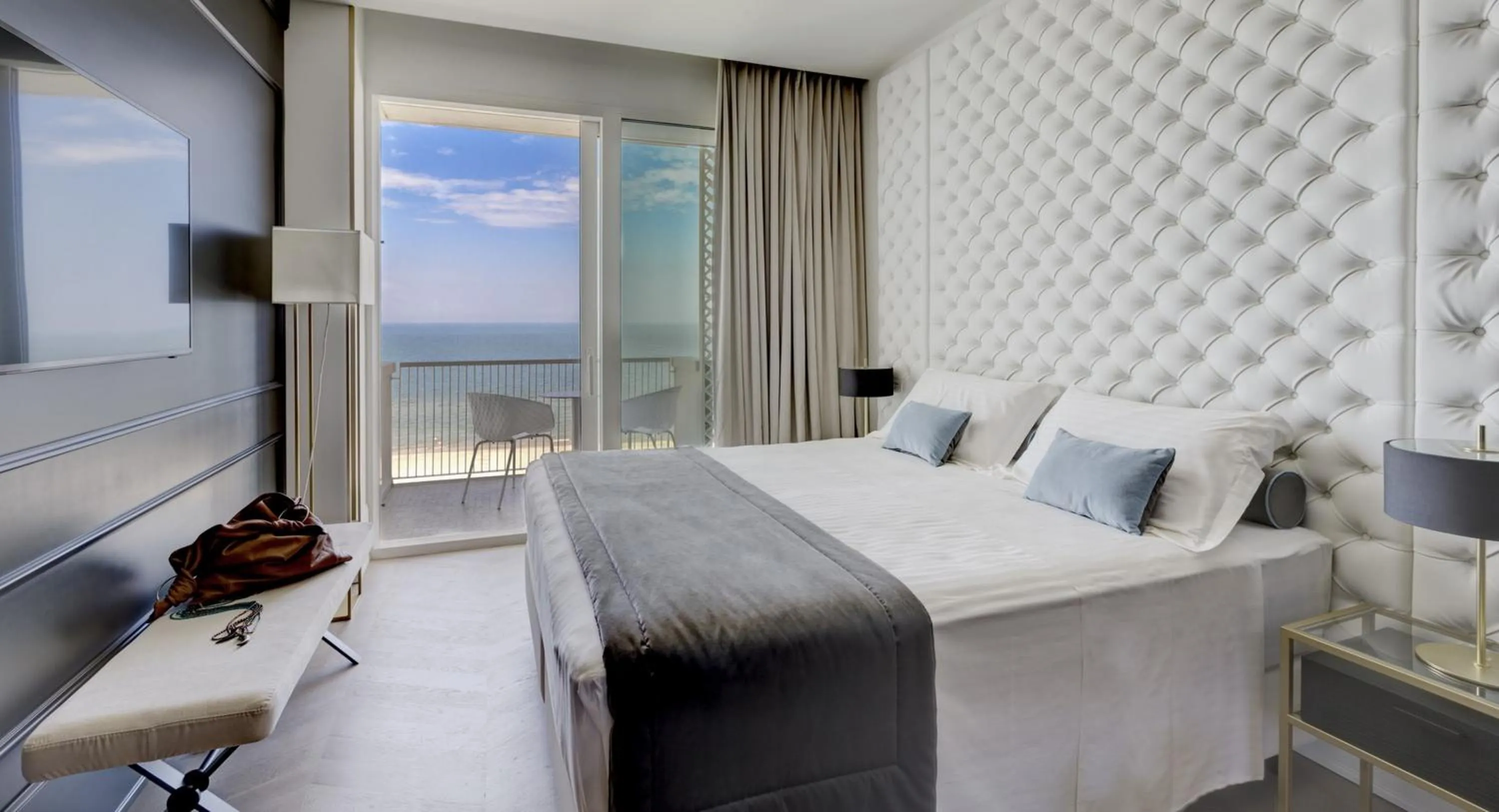 Bed in Hotel Abner's