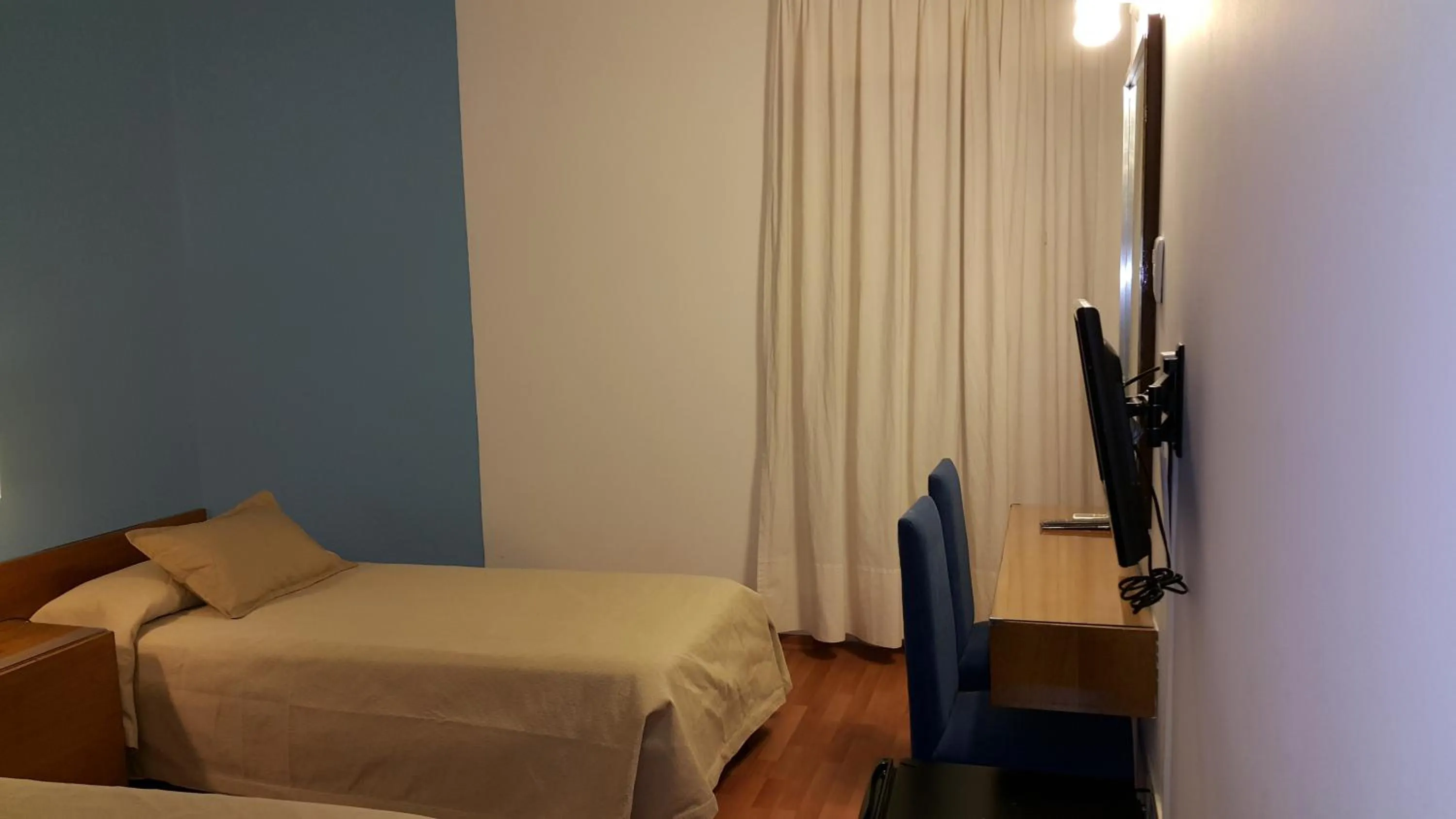 Photo of the whole room, Bed in Hotel Avenida