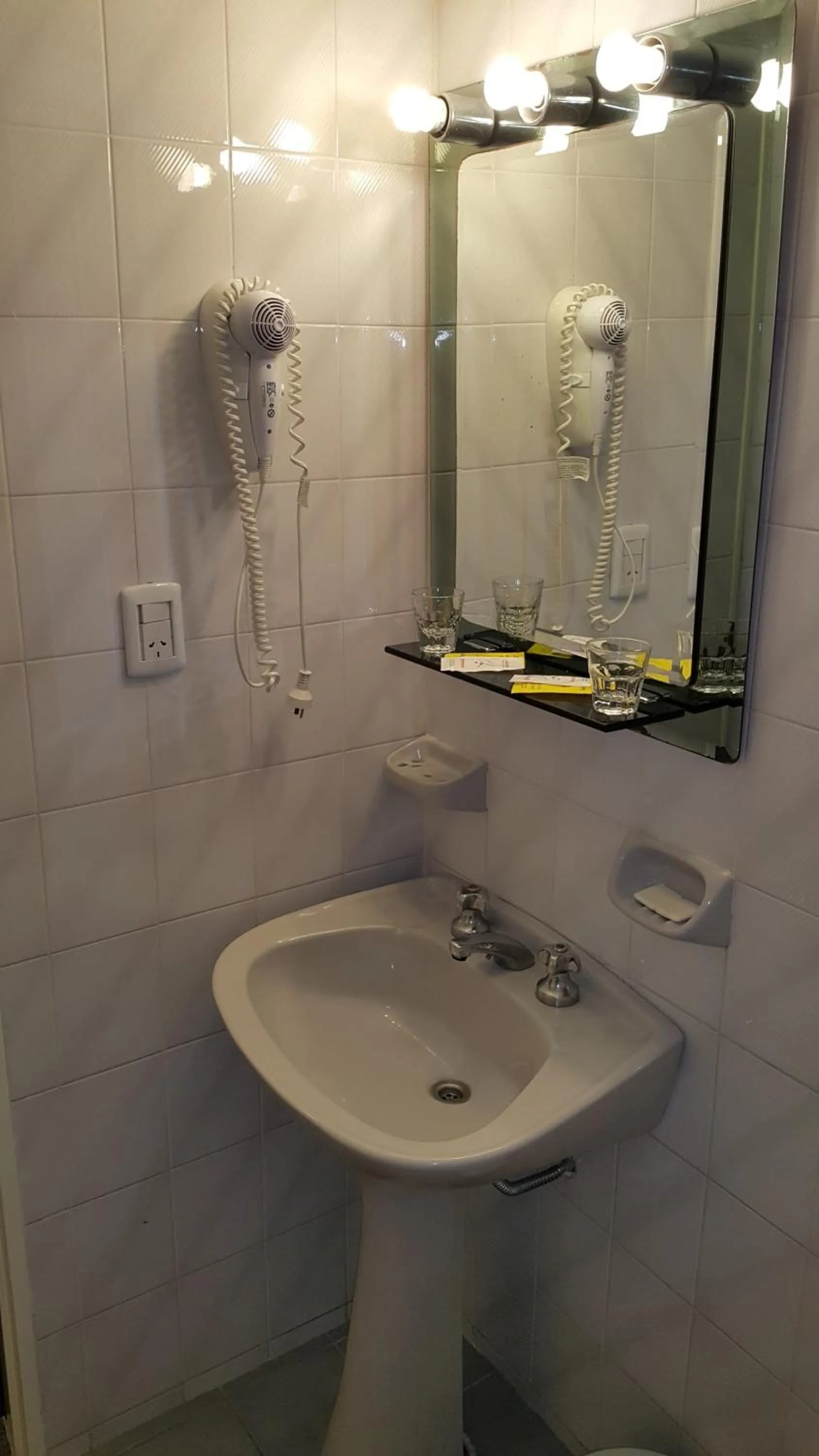 Bathroom in Hotel Avenida