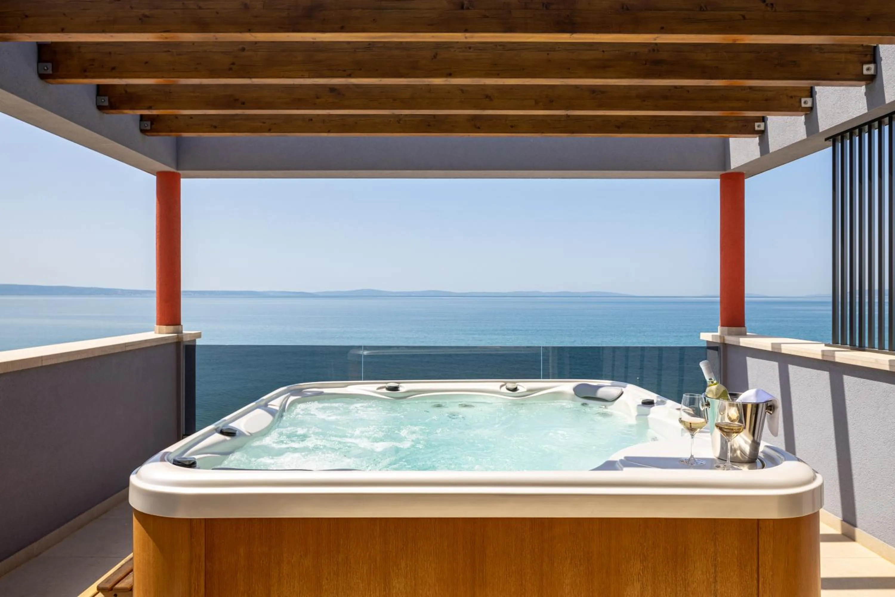 Hot Tub in VIPo Prestige Apartments