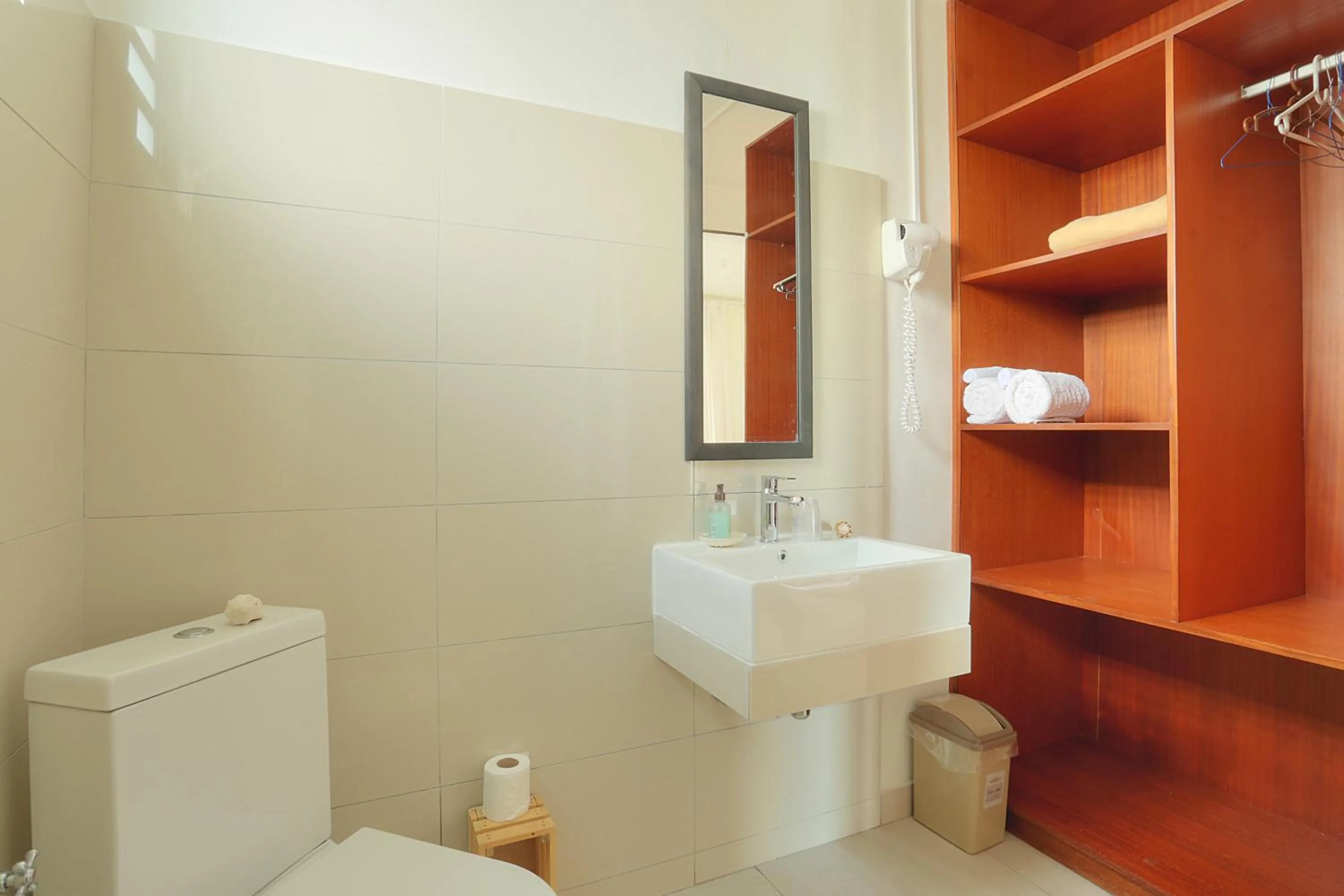 Shower in Auberge SeaFever