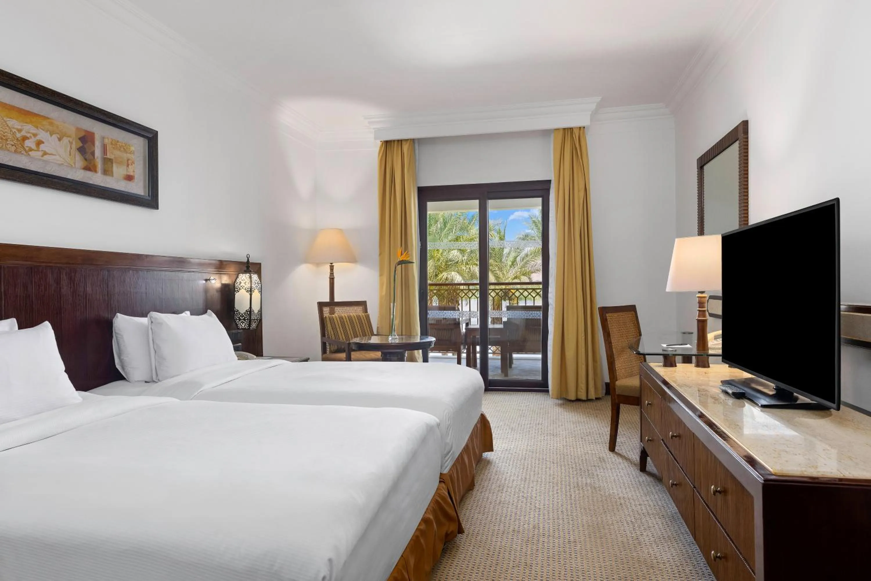 TV and multimedia, Bed in Hilton Luxor Resort & Spa