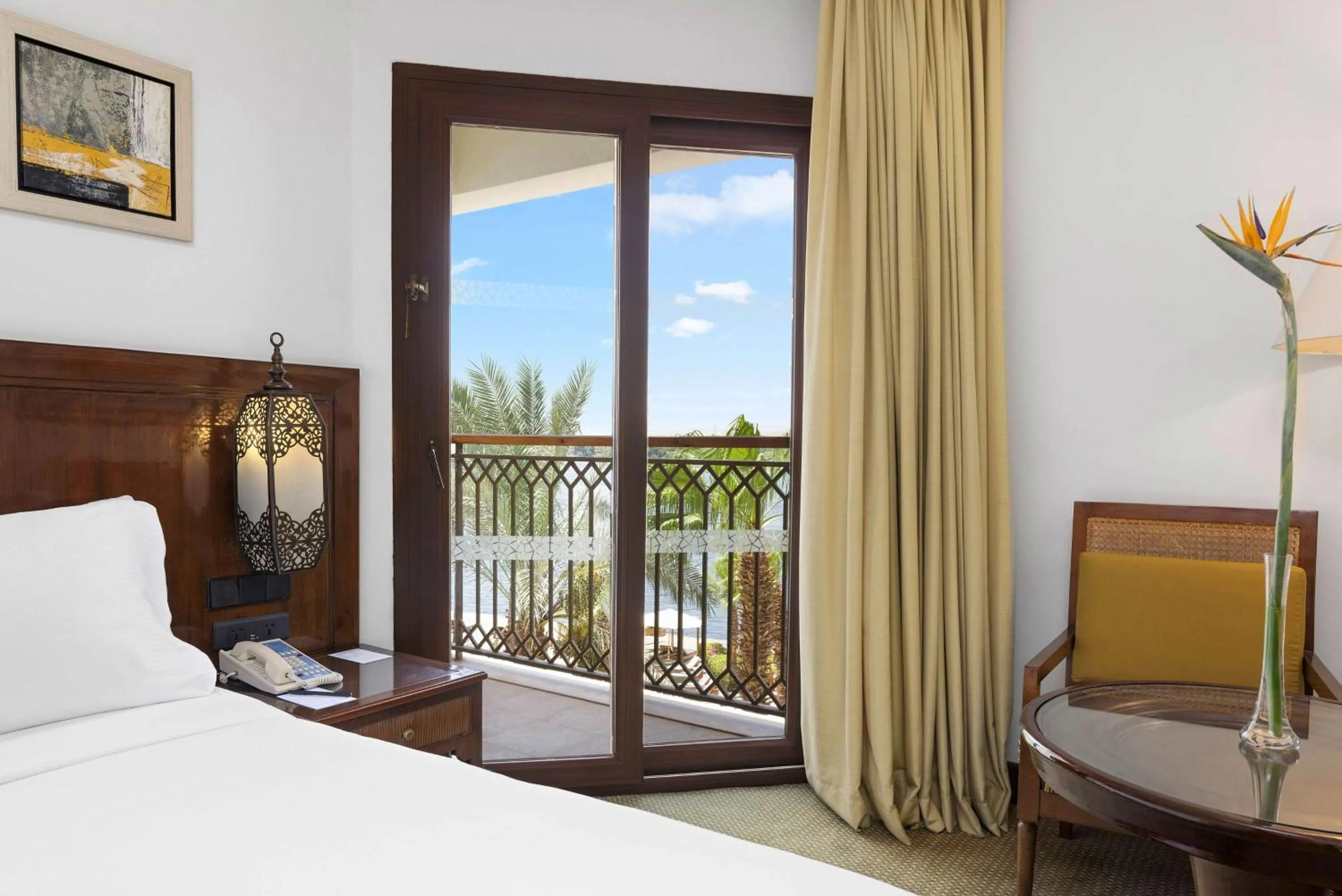 Guestroom Nile View Twin in Hilton Luxor Resort & Spa