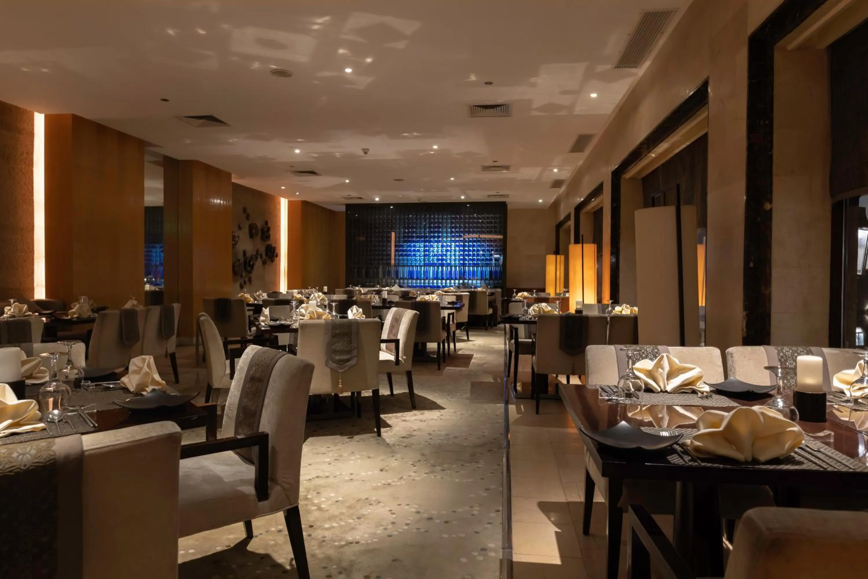 Restaurant/places to eat in Hilton Luxor Resort & Spa