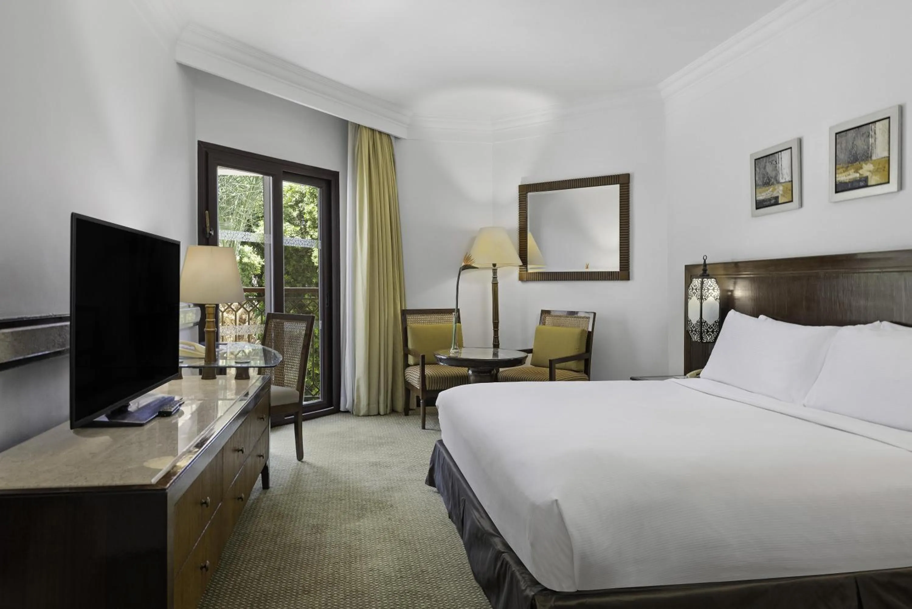 Bed in Hilton Luxor Resort & Spa