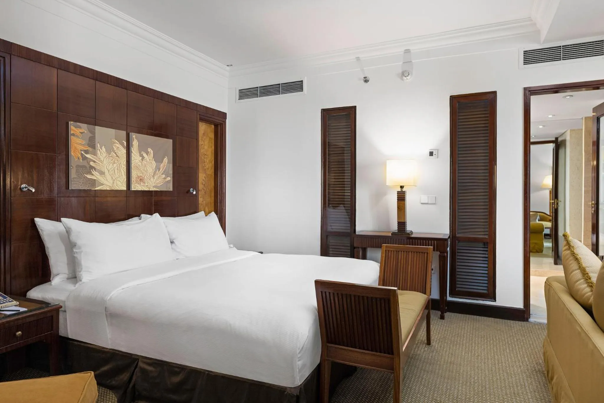 Bed in Hilton Luxor Resort & Spa