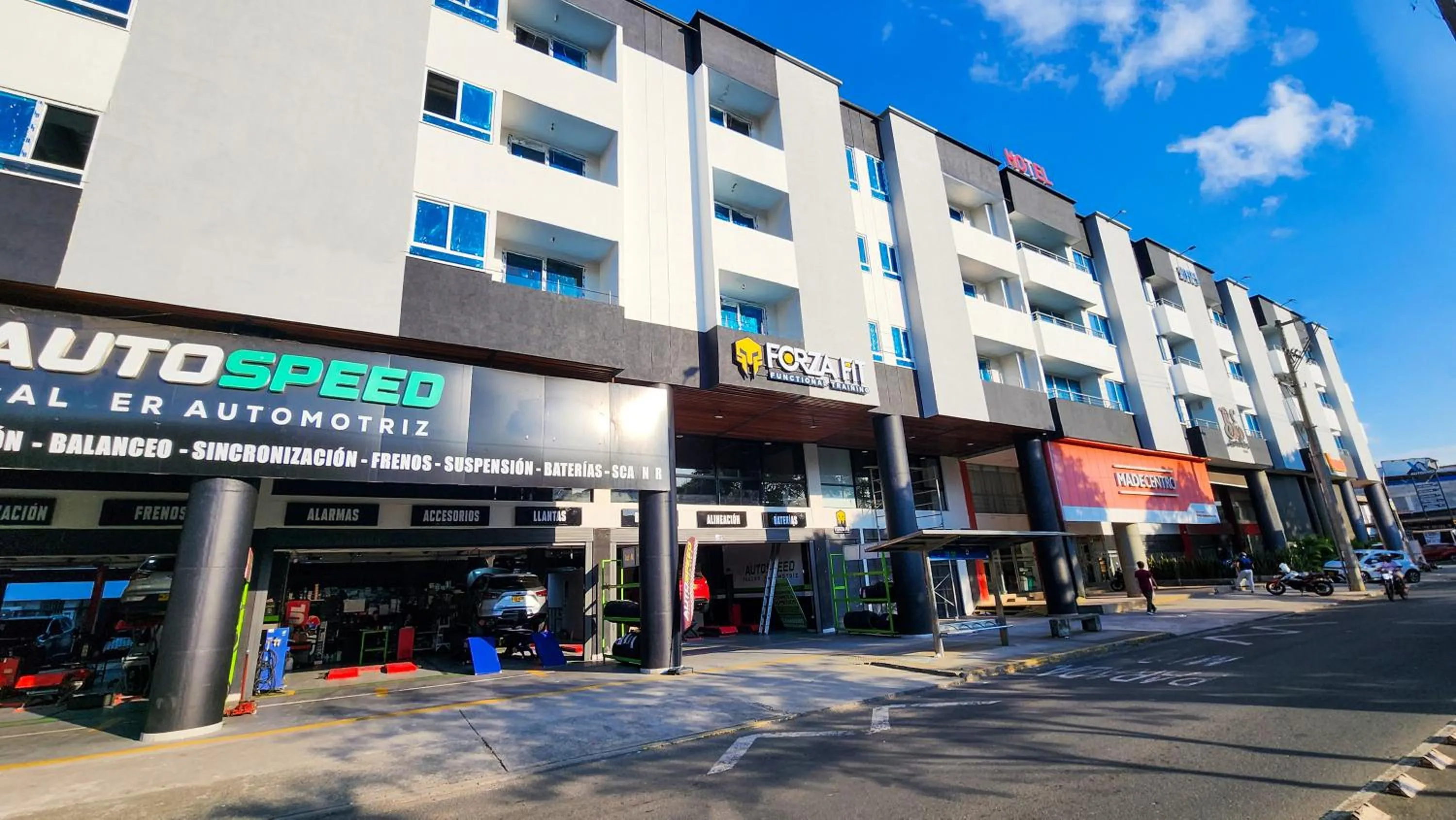 Property building in BE Suites Hotel Cali