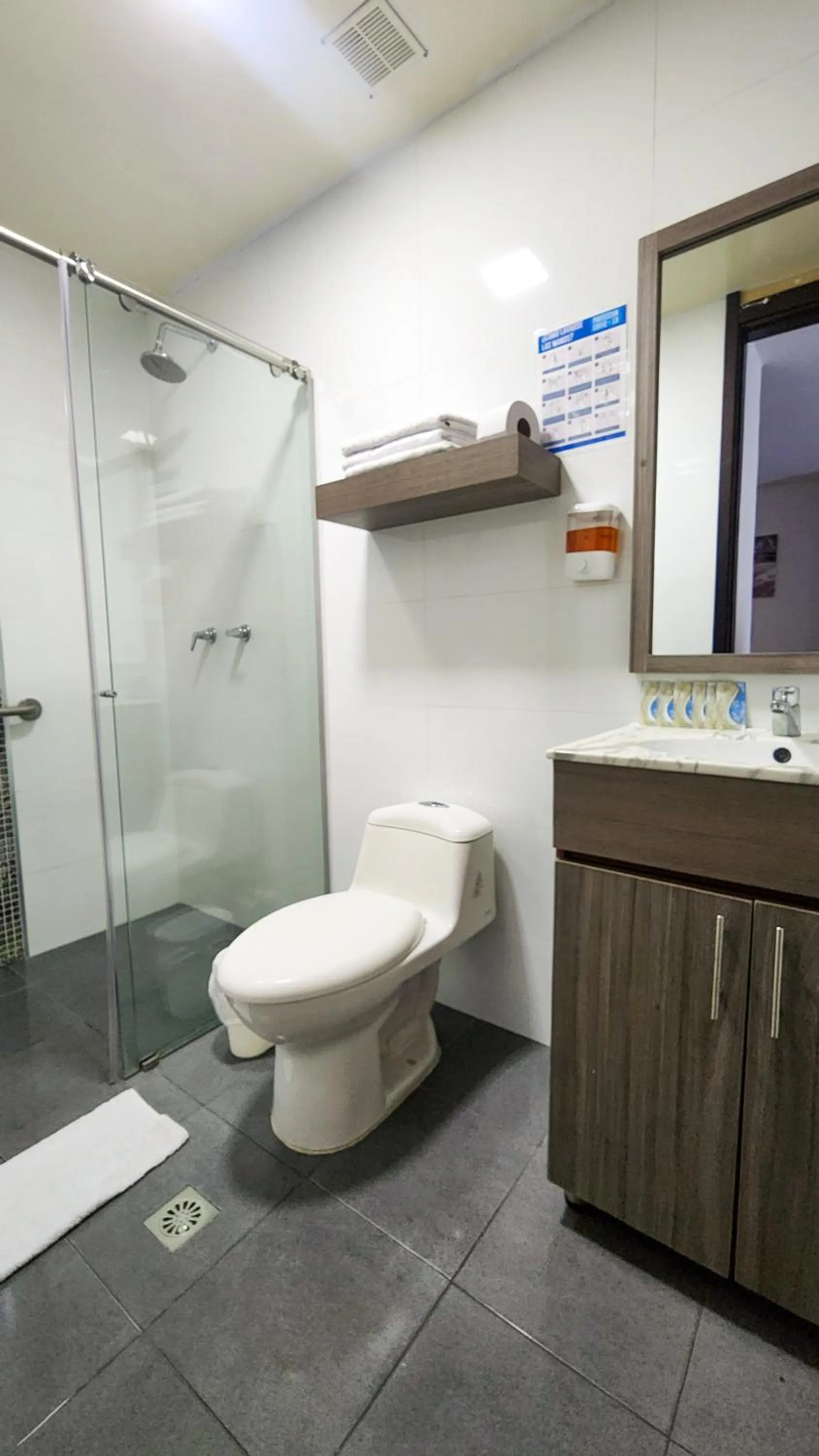 Bathroom in BE Suites Hotel Cali