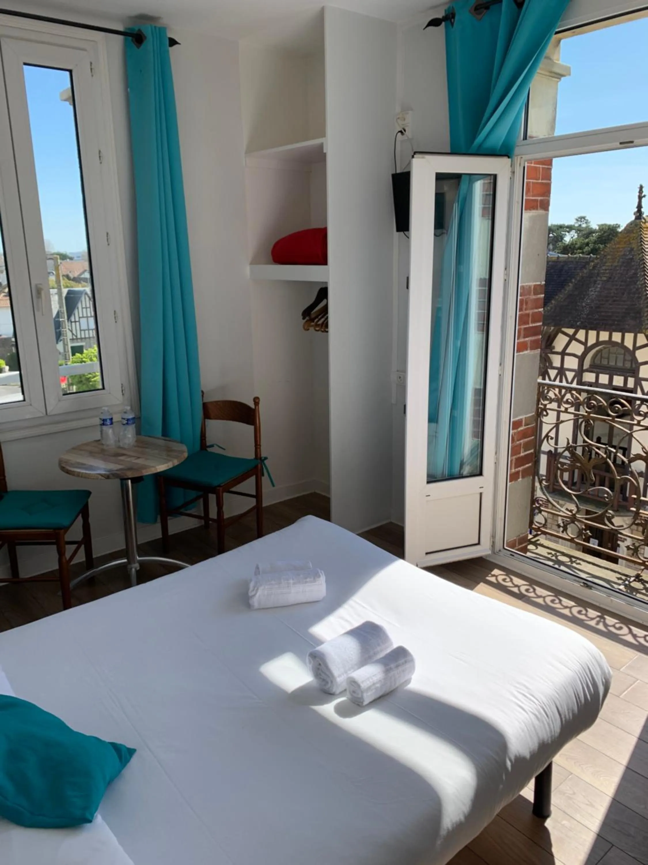 Bedroom, Bed in Hotel Le Cosy Riva Bella