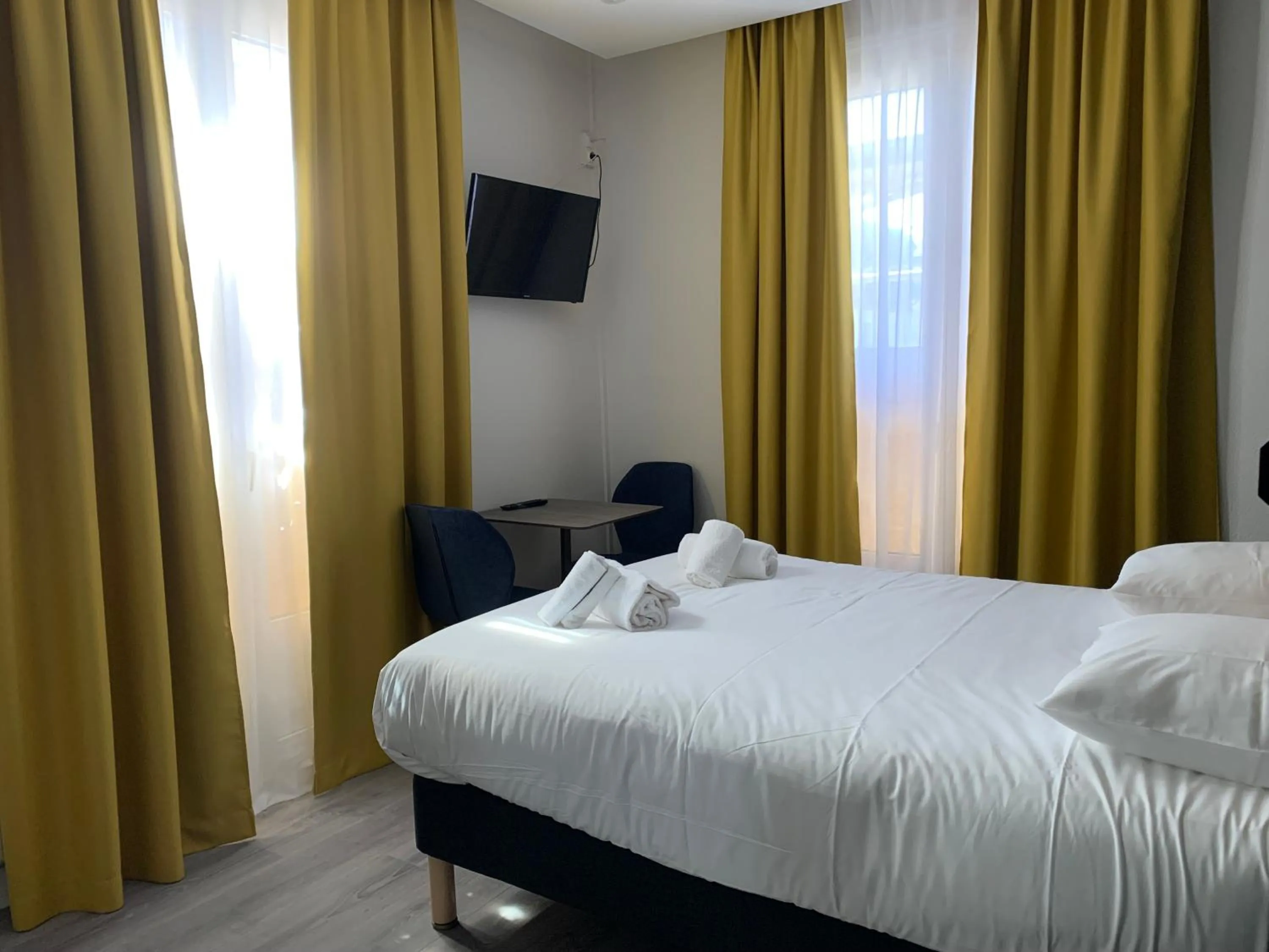 Photo of the whole room, Bed in Hotel Le Cosy Riva Bella