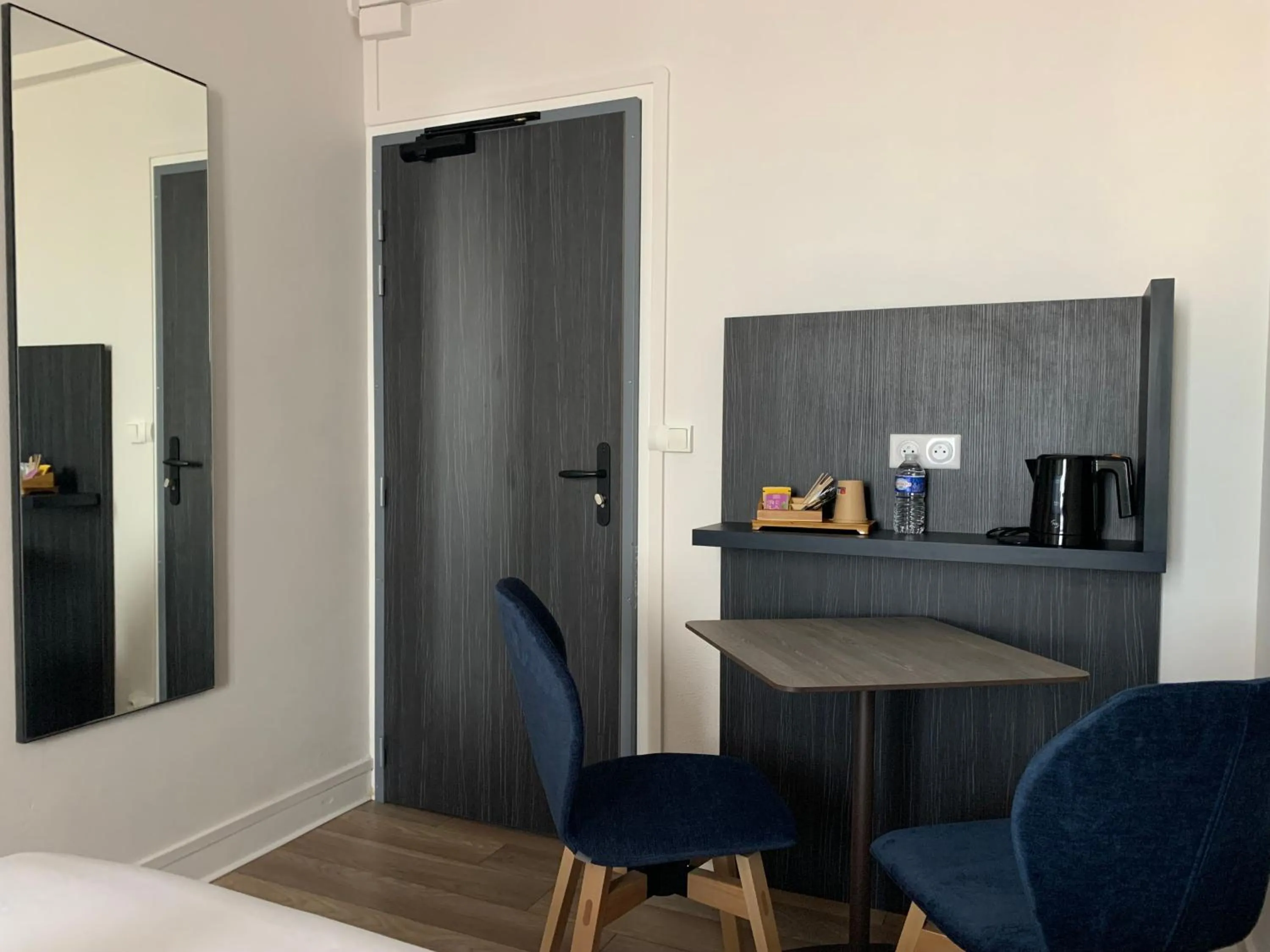 Coffee/tea facilities, Bed in Hotel Le Cosy Riva Bella