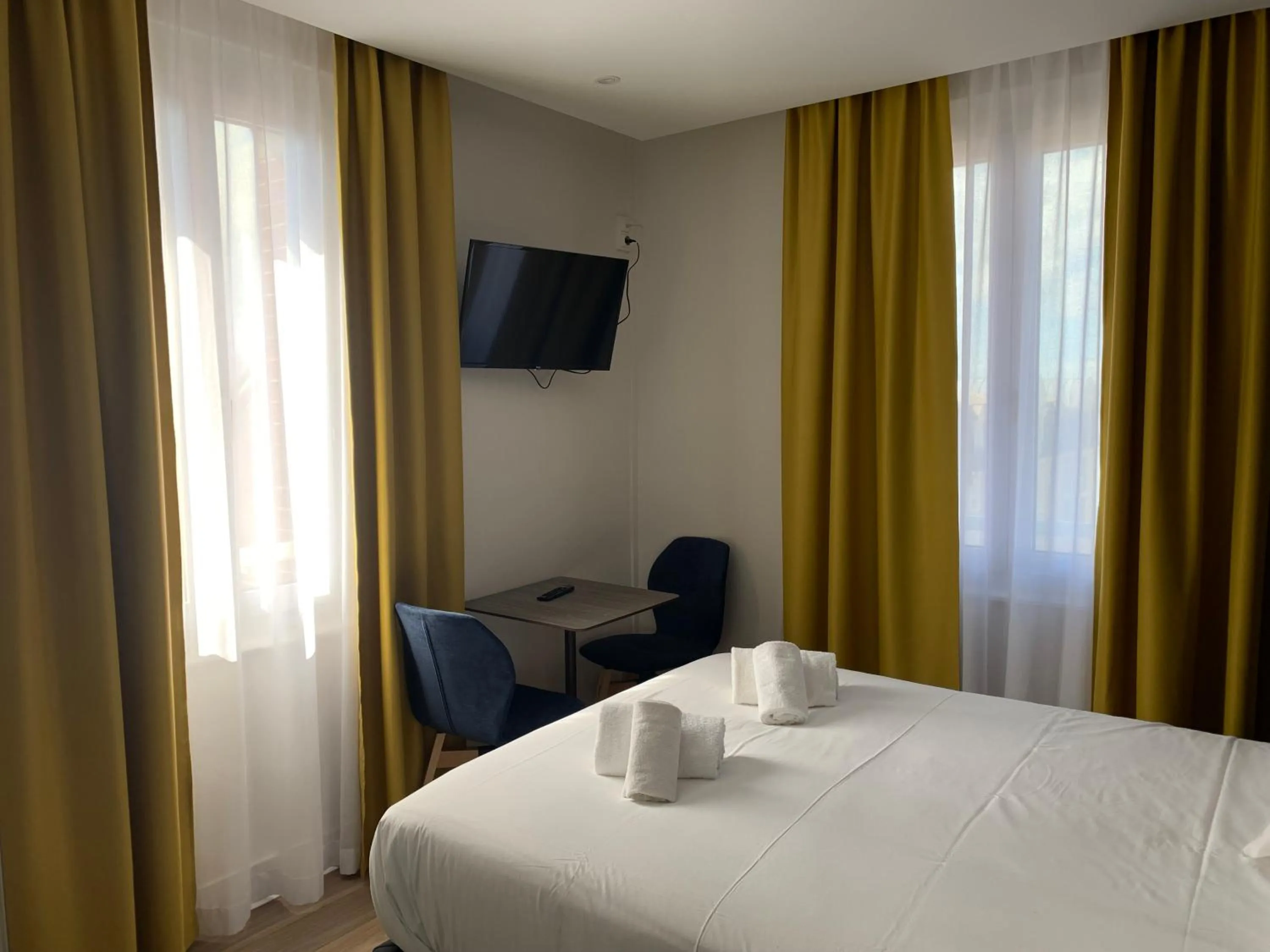 Bedroom, Bed in Hotel Le Cosy Riva Bella