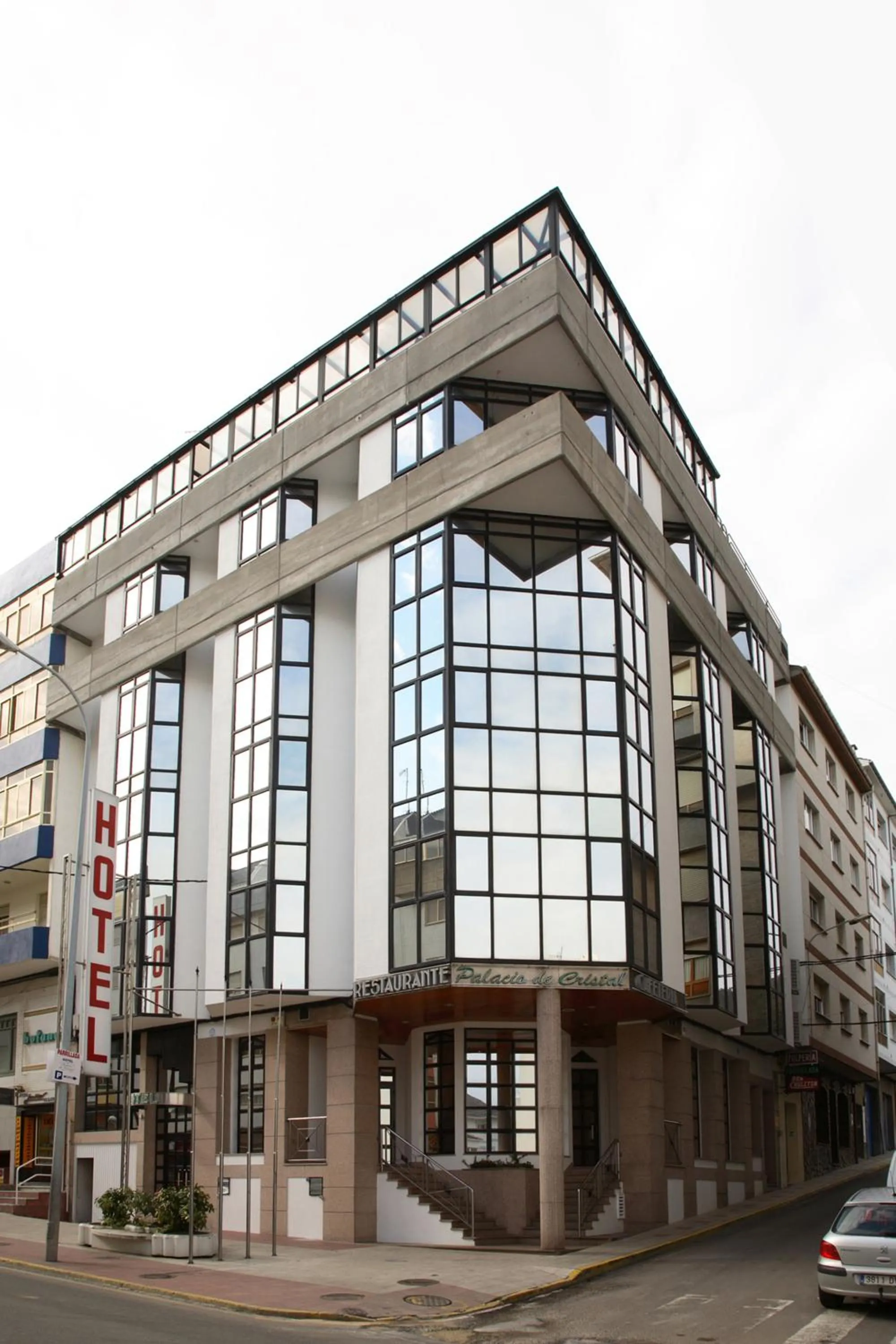 Property building in Hotel Palacio de Cristal