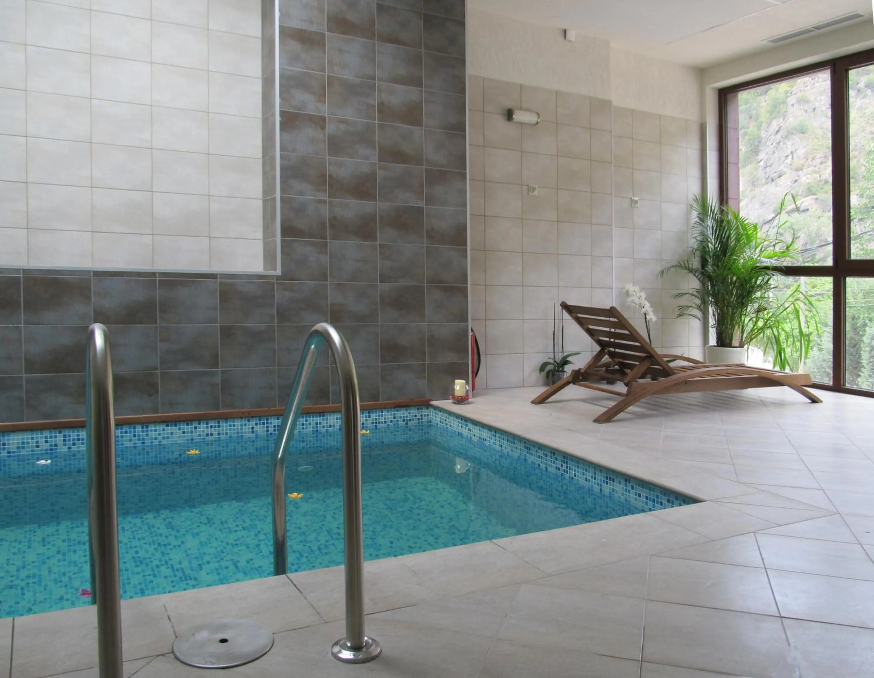 Hot Spring Bath in Aqua Varvara Hotel