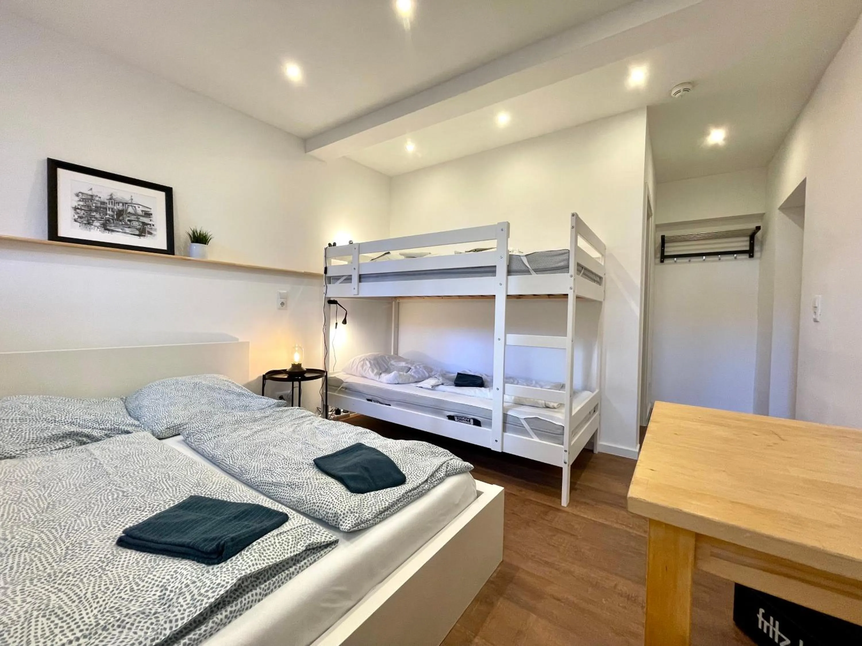 Bathroom, Bed in Blue Doors Hostel Altstadt