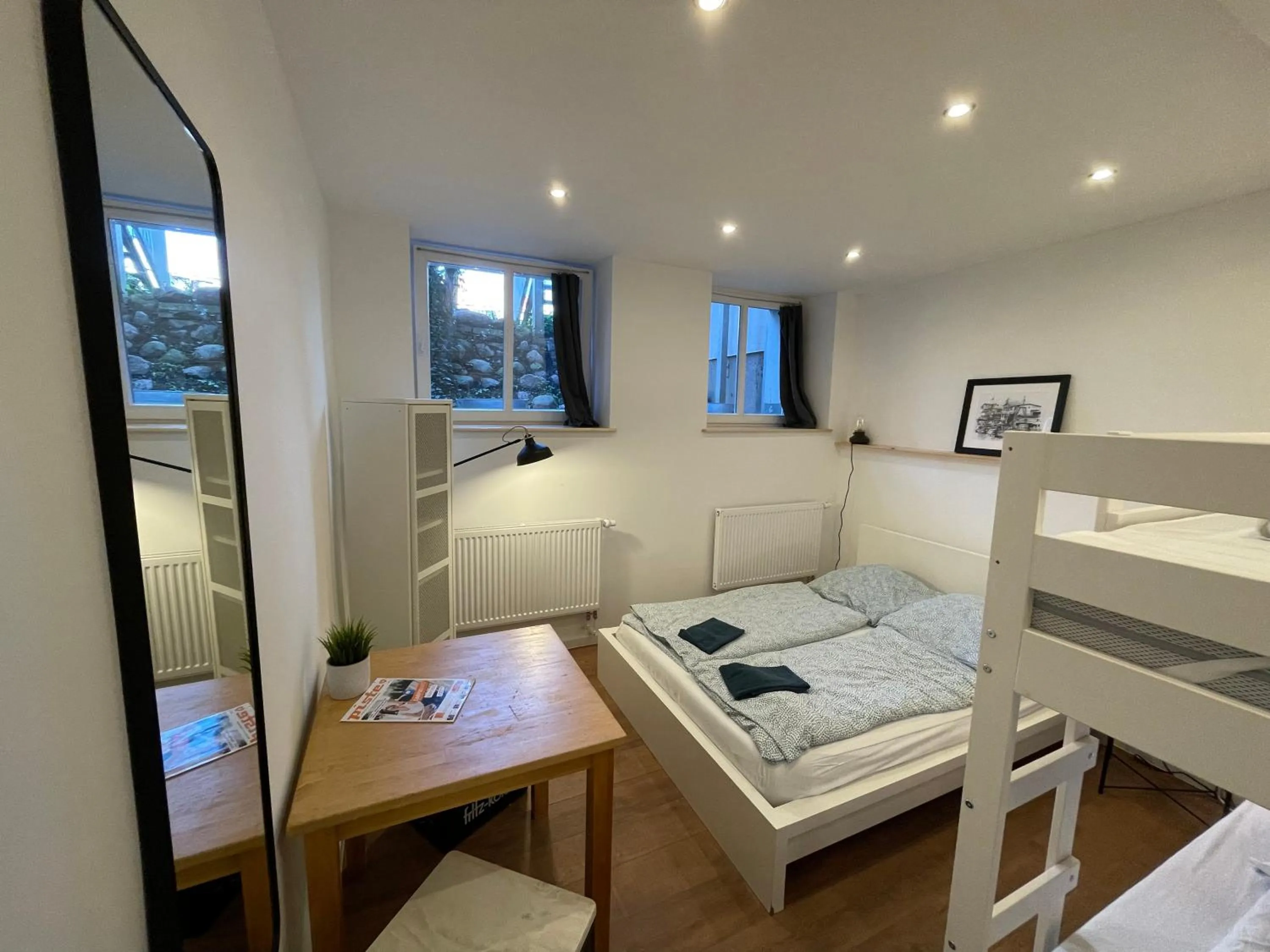 Bathroom, Bed in Blue Doors Hostel Altstadt