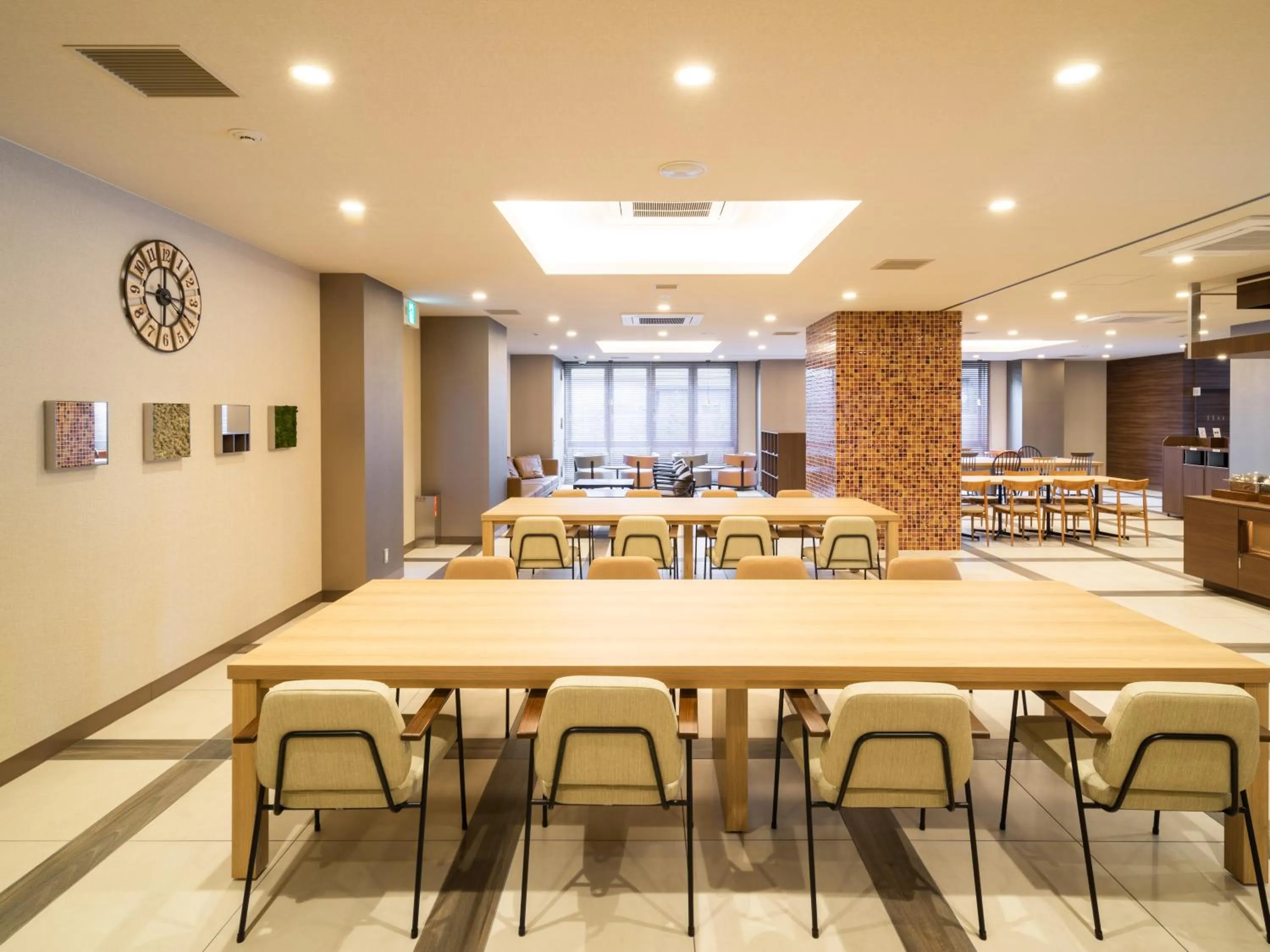 Lounge or bar in Super Hotel Saitama Kawagoe