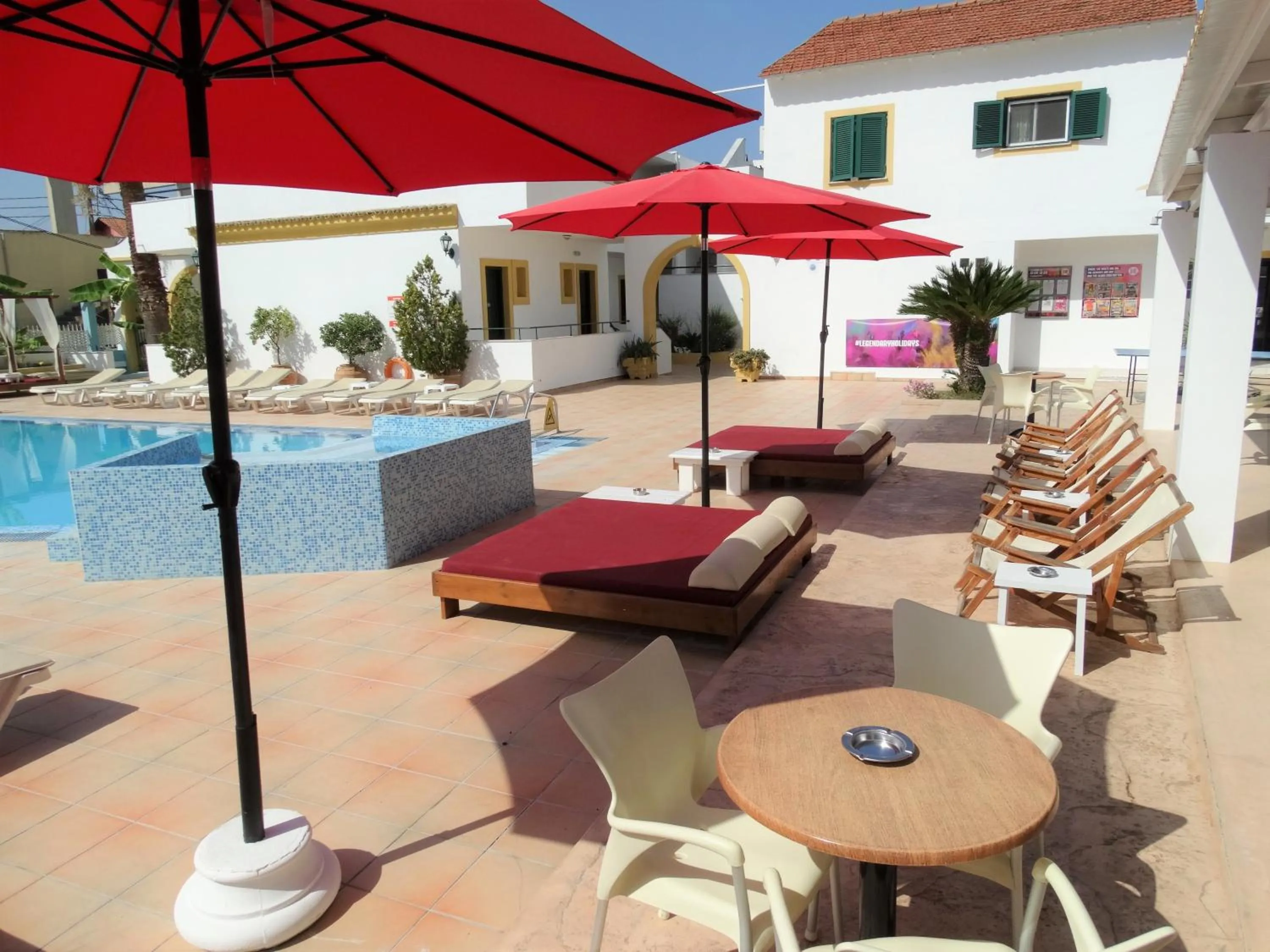 Lounge or bar in Oasis Beach Club