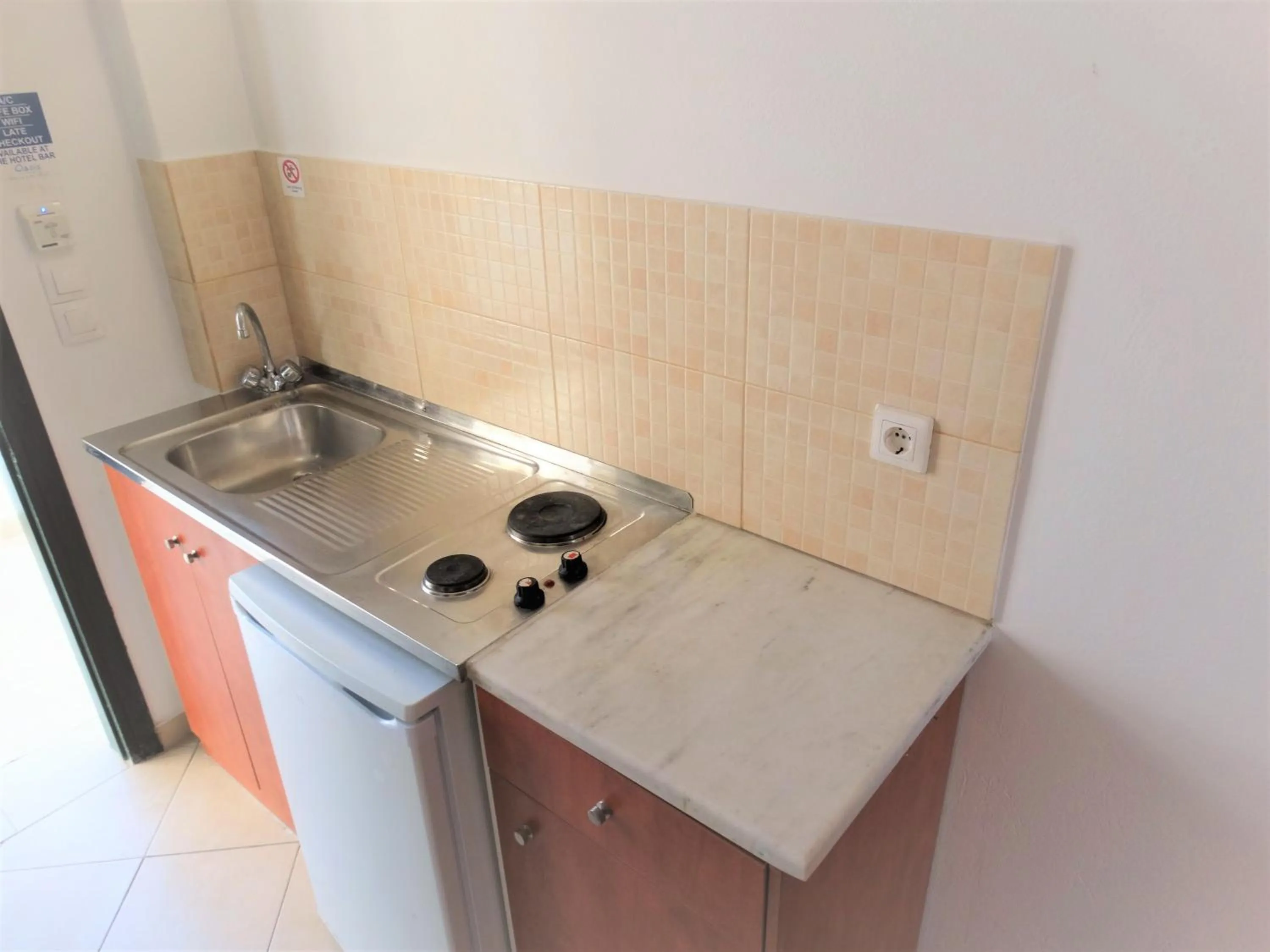 Kitchen or kitchenette in Oasis Beach Club