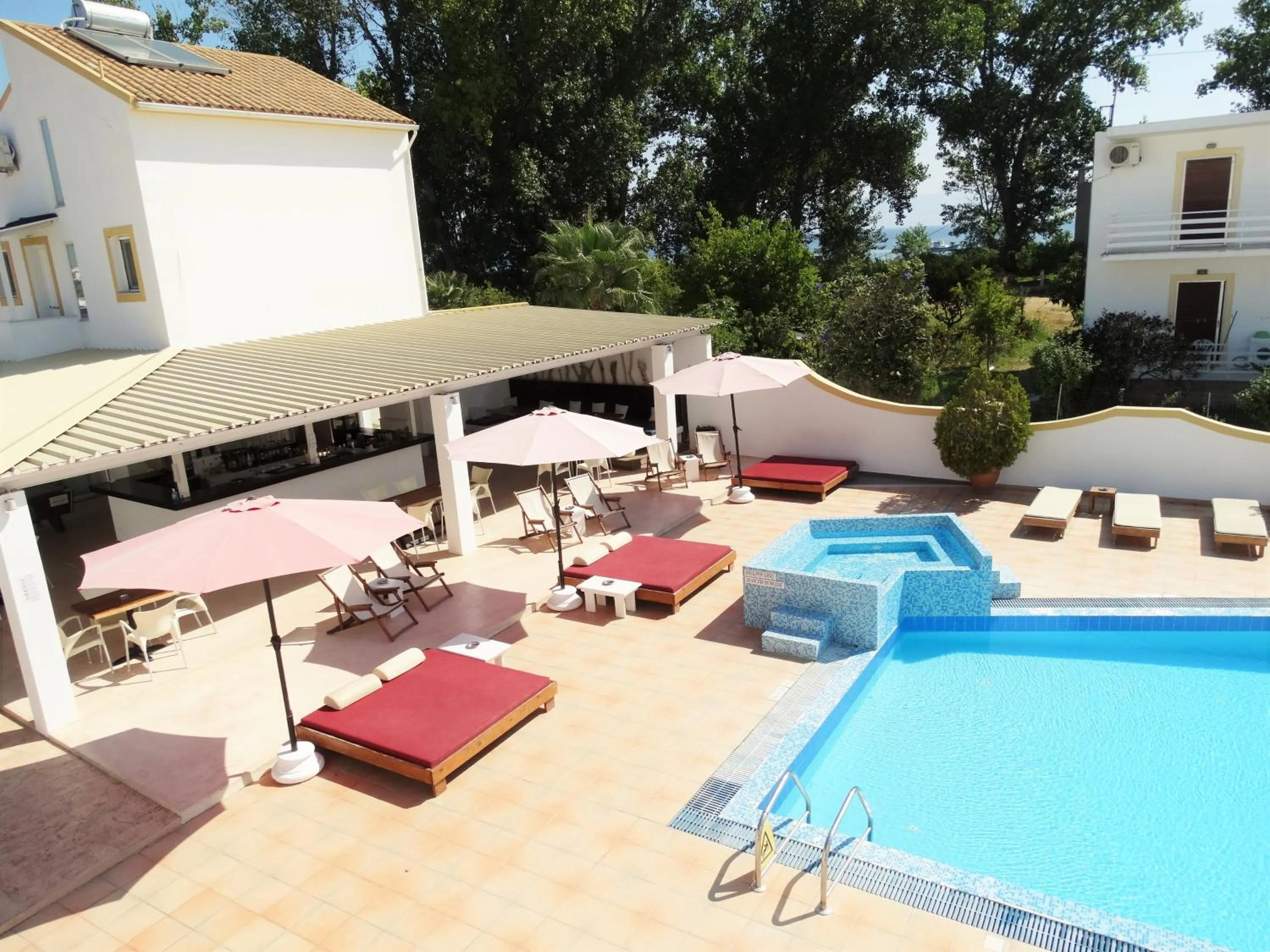 Swimming pool in Oasis Beach Club