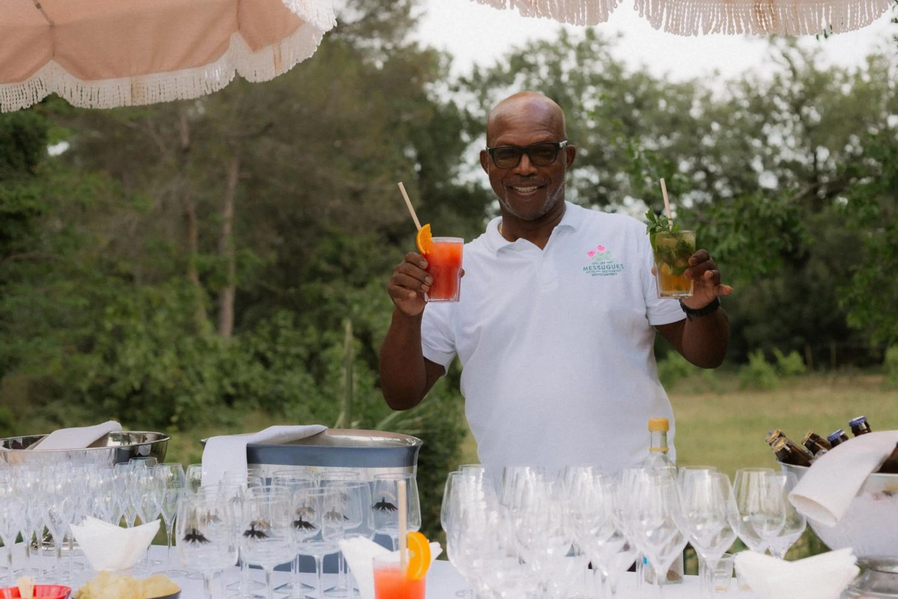 Lounge or bar in Hotel Les Messugues