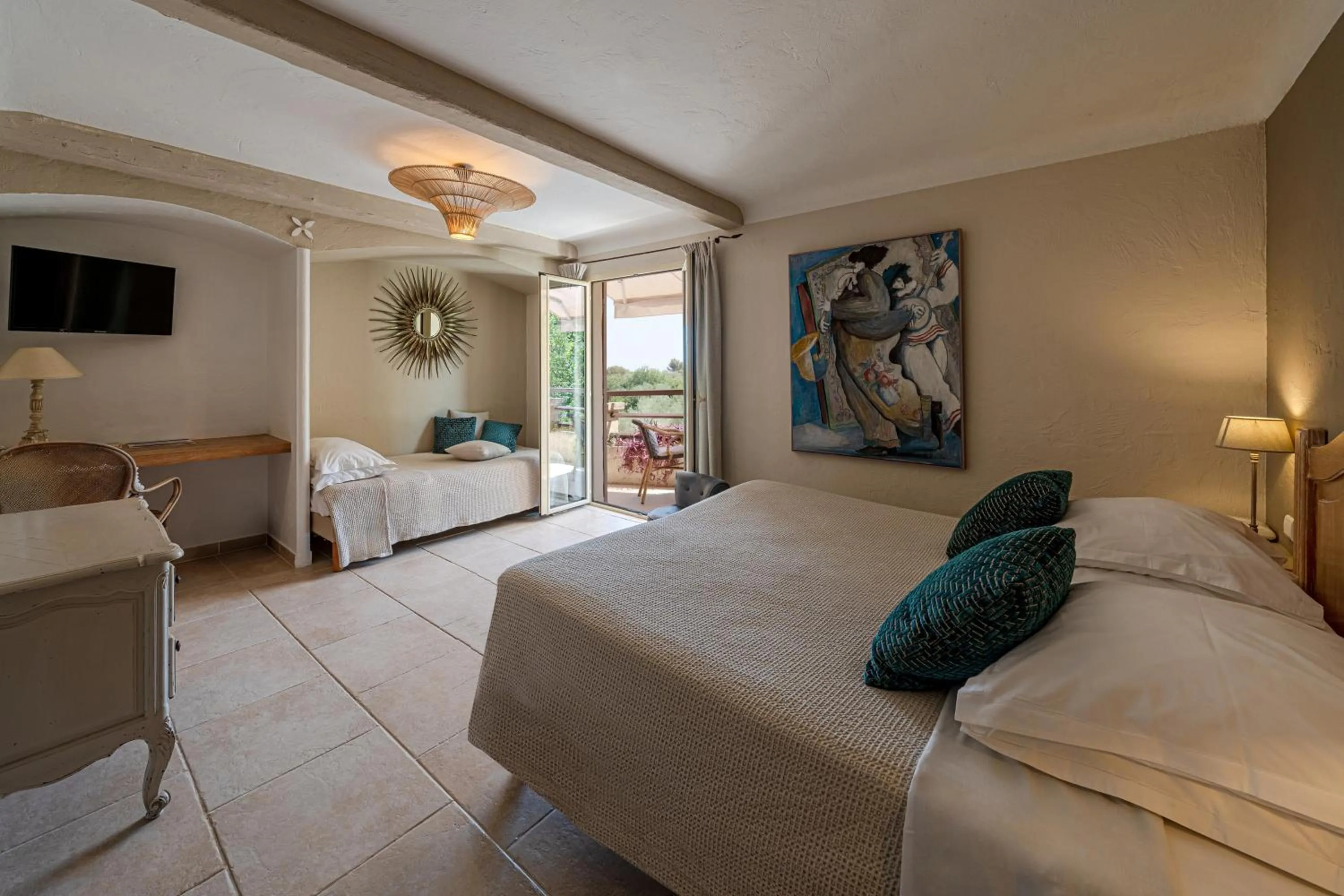 Bed in Hotel Les Messugues