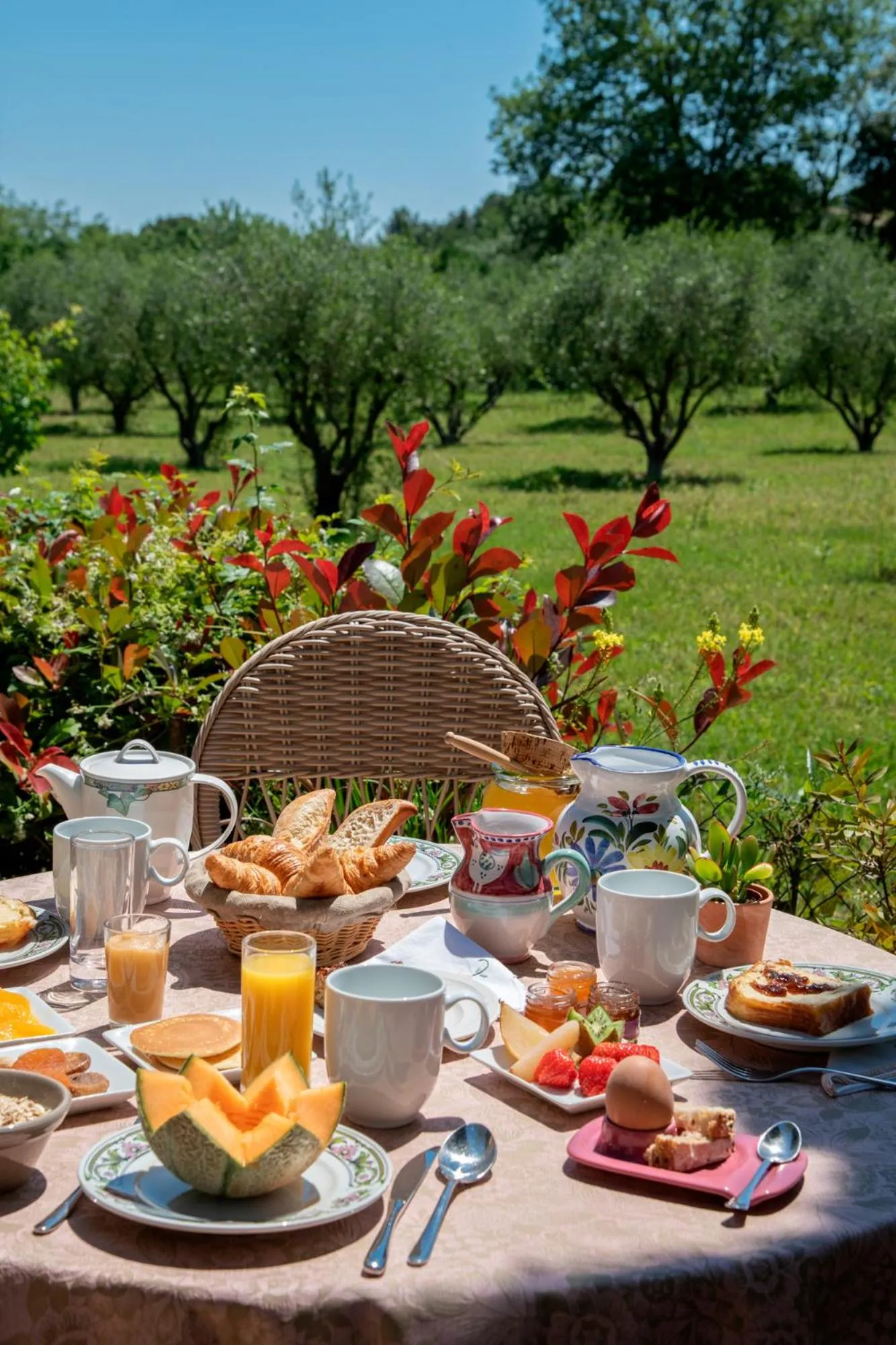 Continental breakfast in Hotel Les Messugues