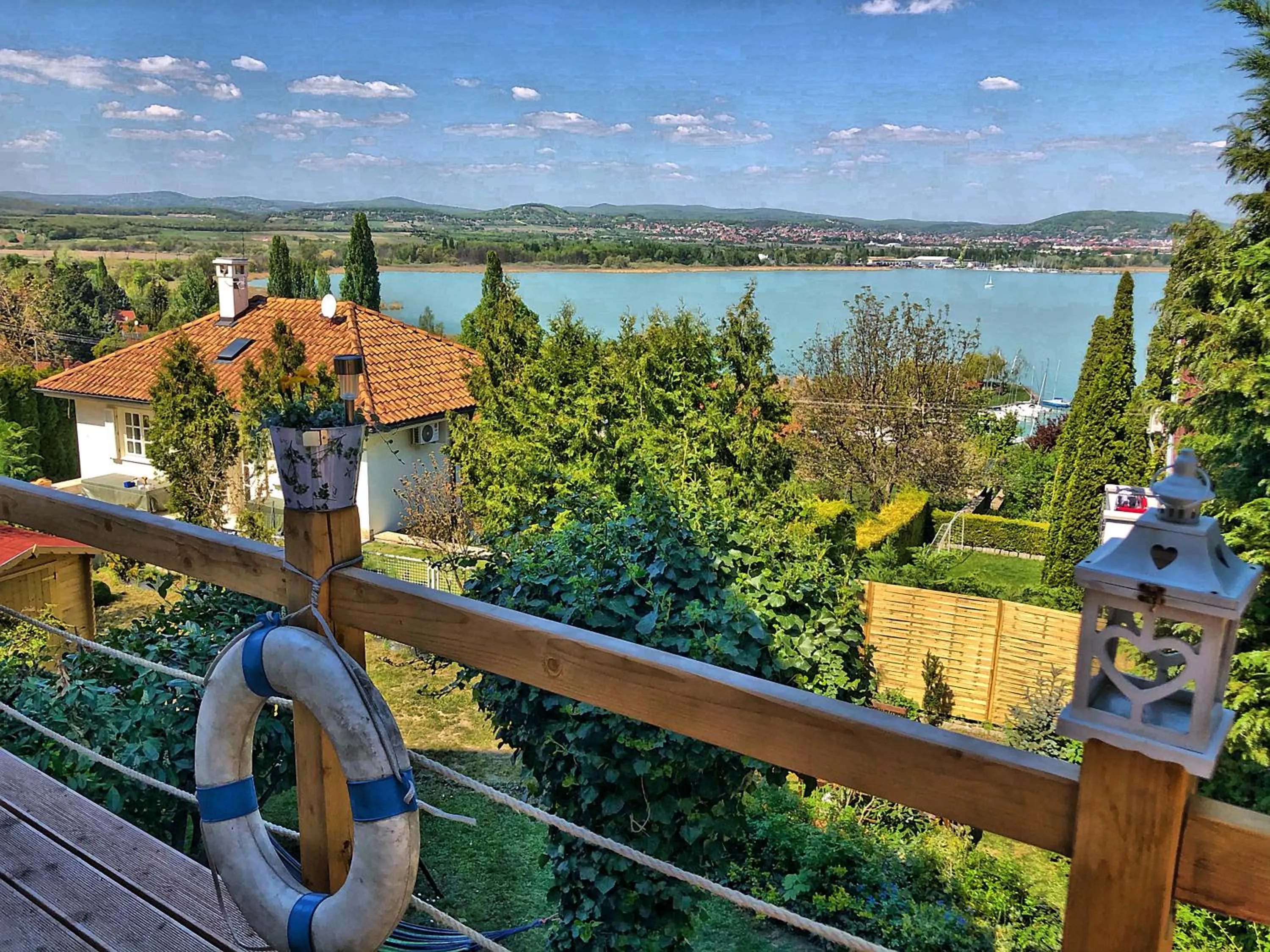Lake view in Villa Borostyán