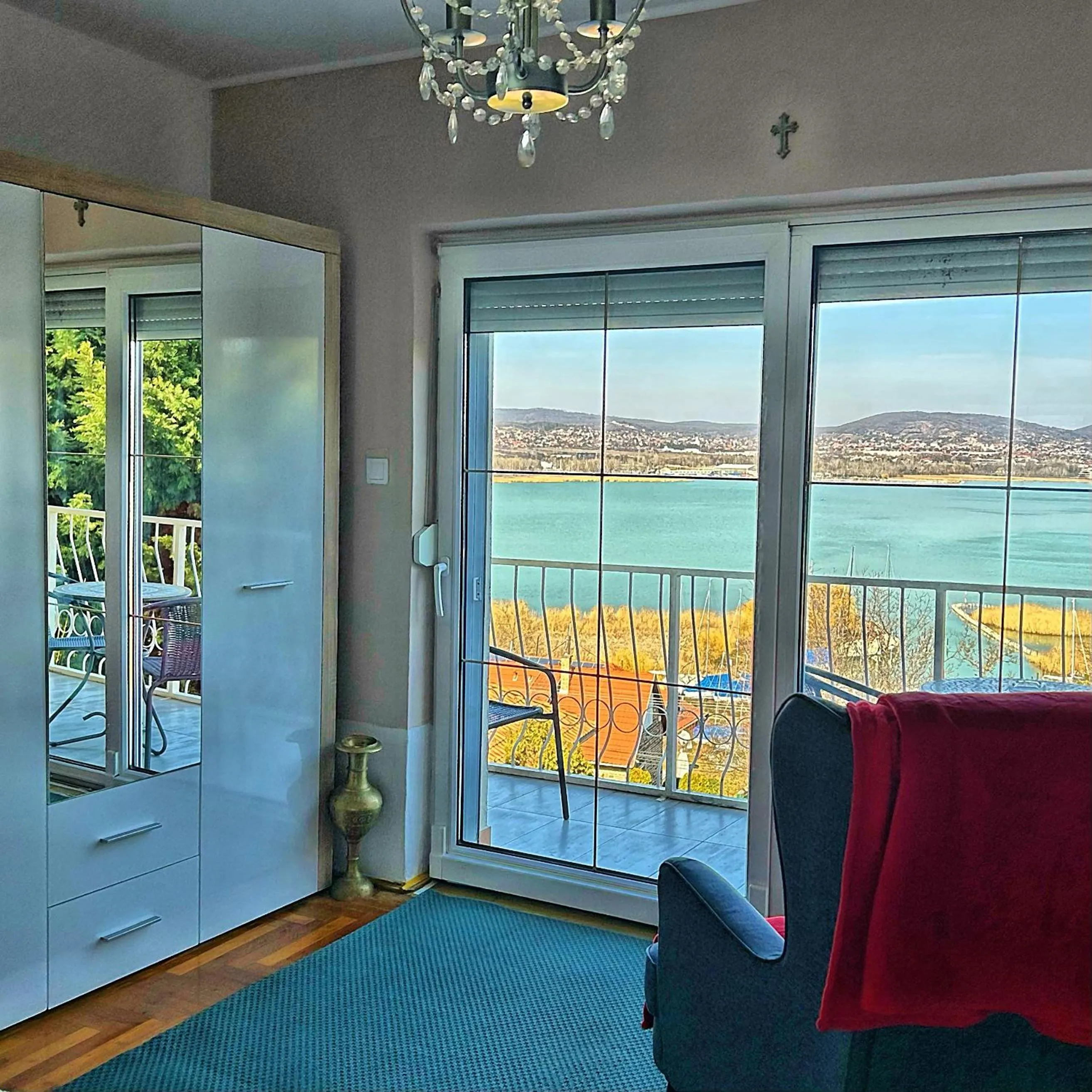 Lake view in Villa Borostyán