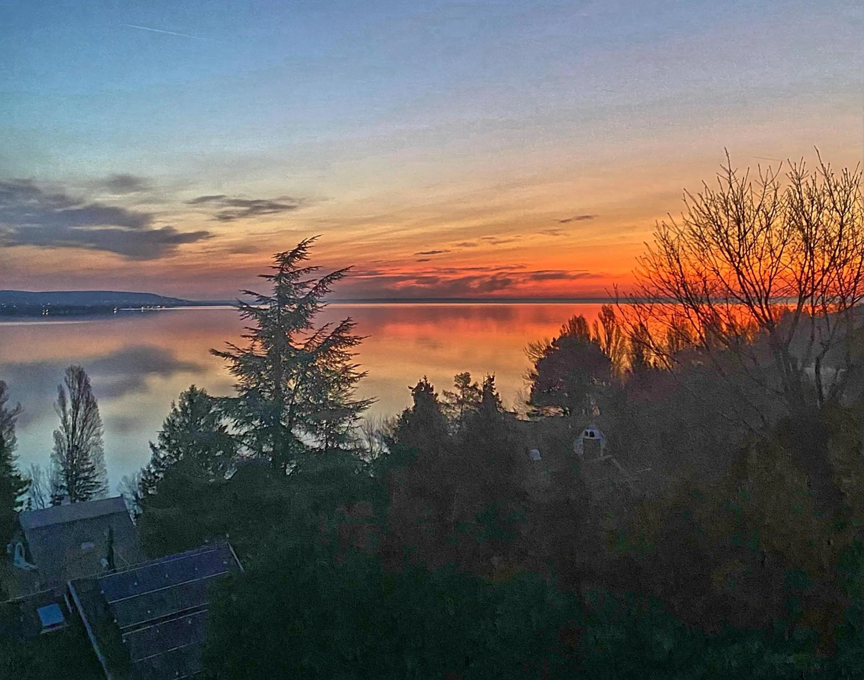 Lake view in Villa Borostyán
