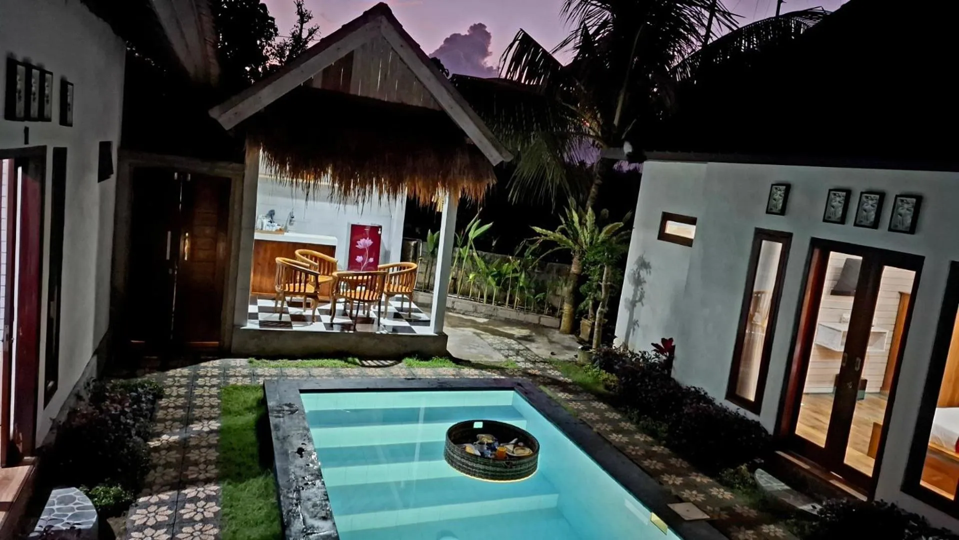 Kitchen or kitchenette in Oka Cottage