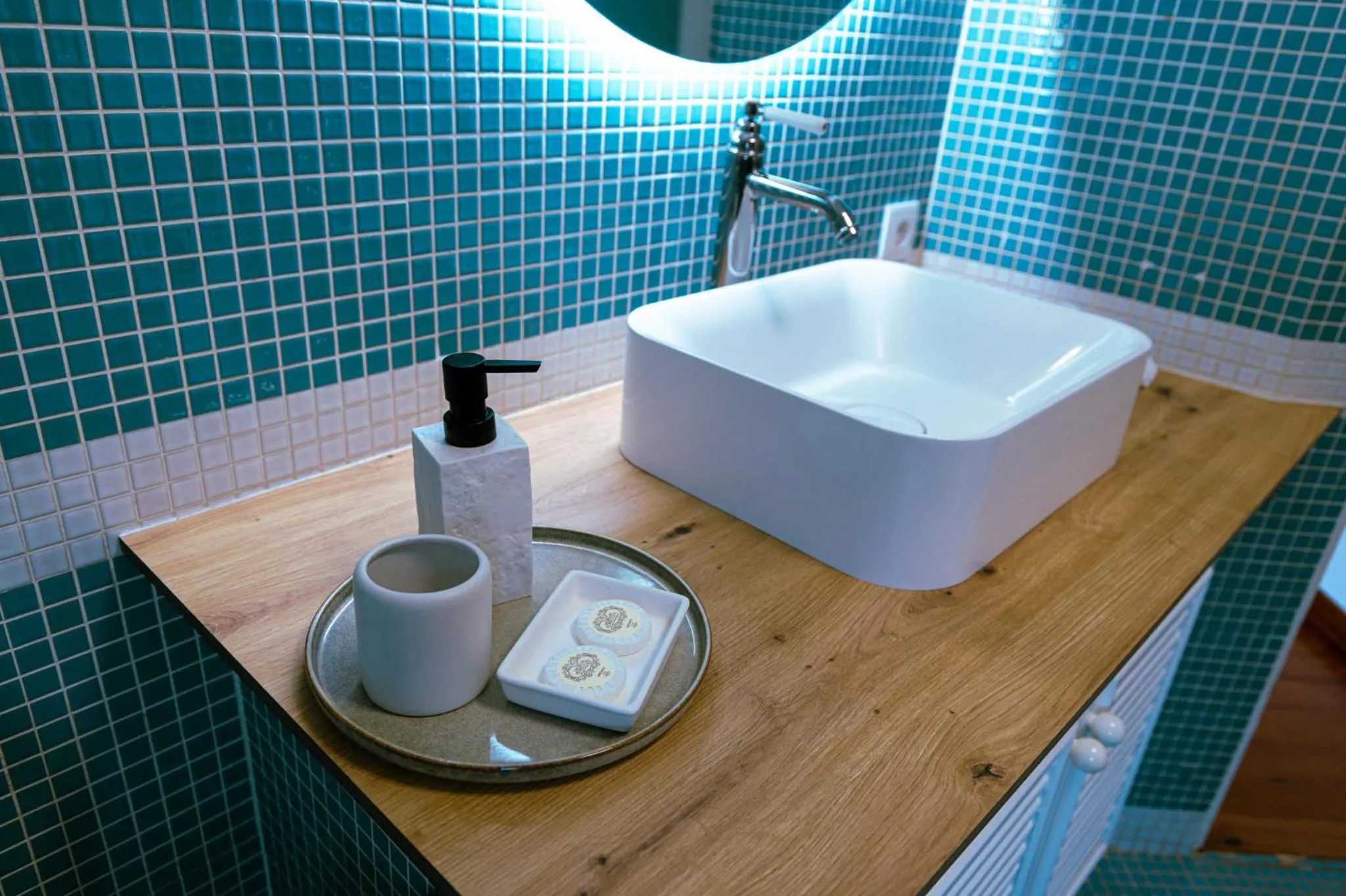 Toilet in Green Moments Guest House Portimão
