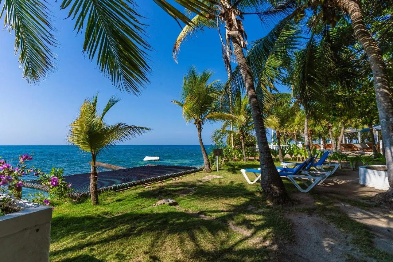 Nearby landmark in Hotel Cocoliso Island Resort