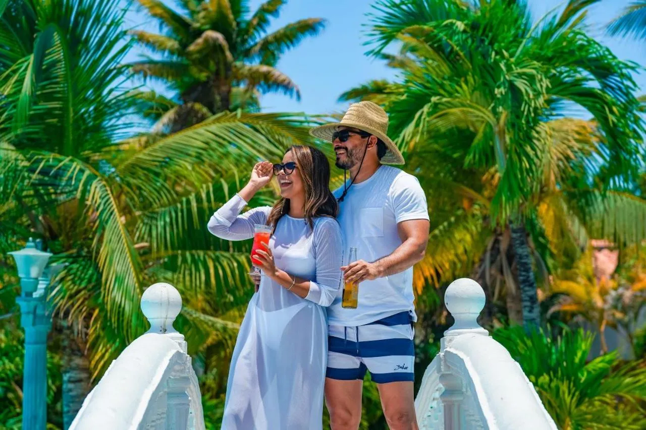 group of guests in Hotel Cocoliso Island Resort