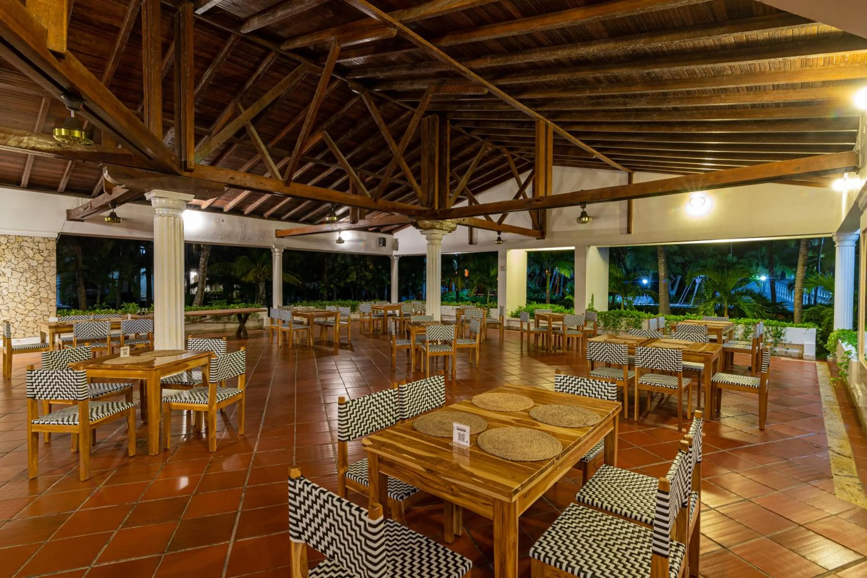 Restaurant/places to eat in Hotel Cocoliso Island Resort