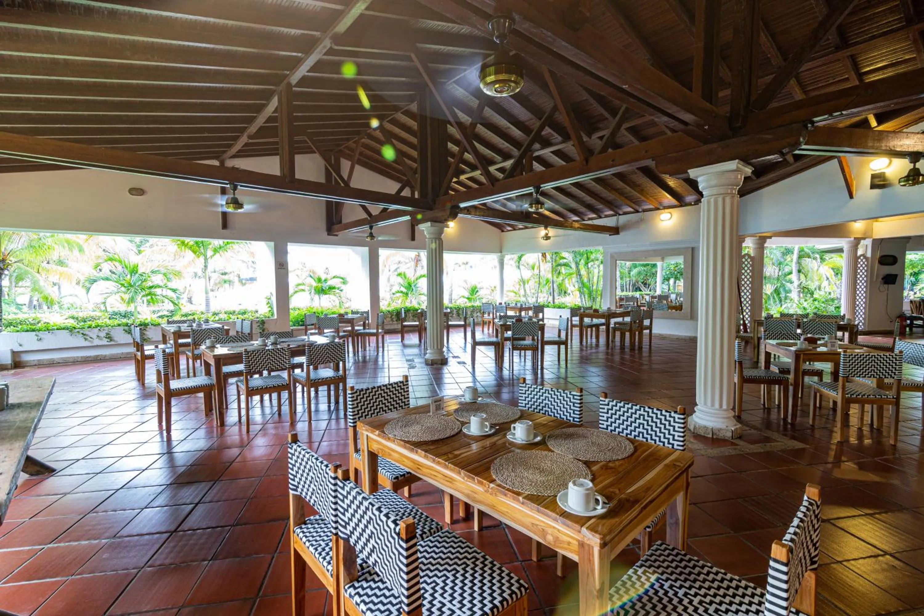 Restaurant/places to eat in Hotel Cocoliso Island Resort