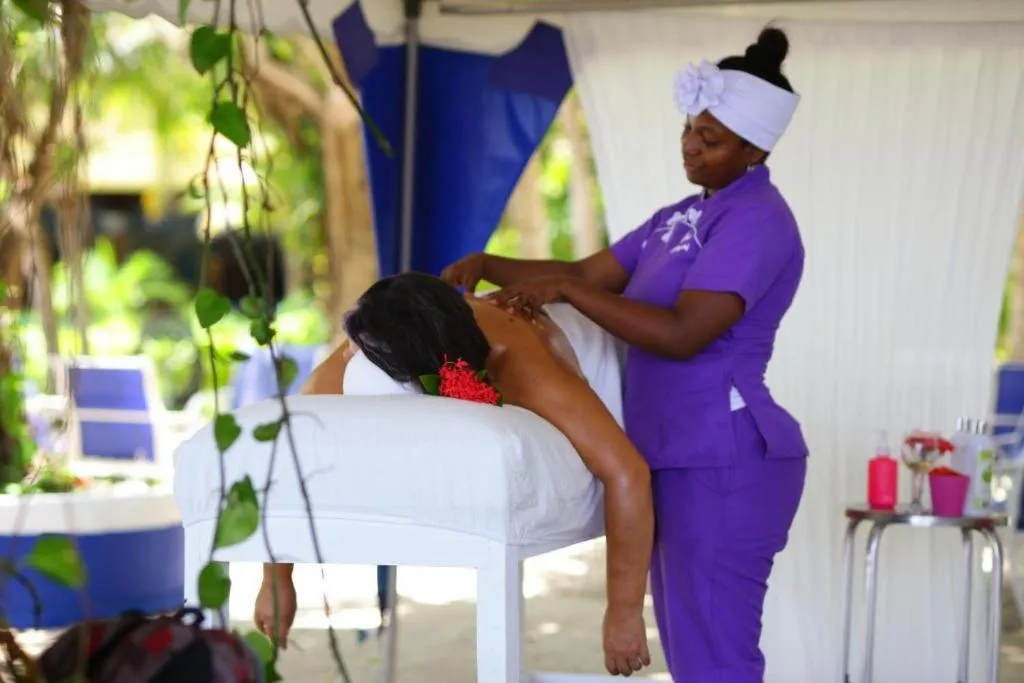 Massage in Hotel Cocoliso Island Resort