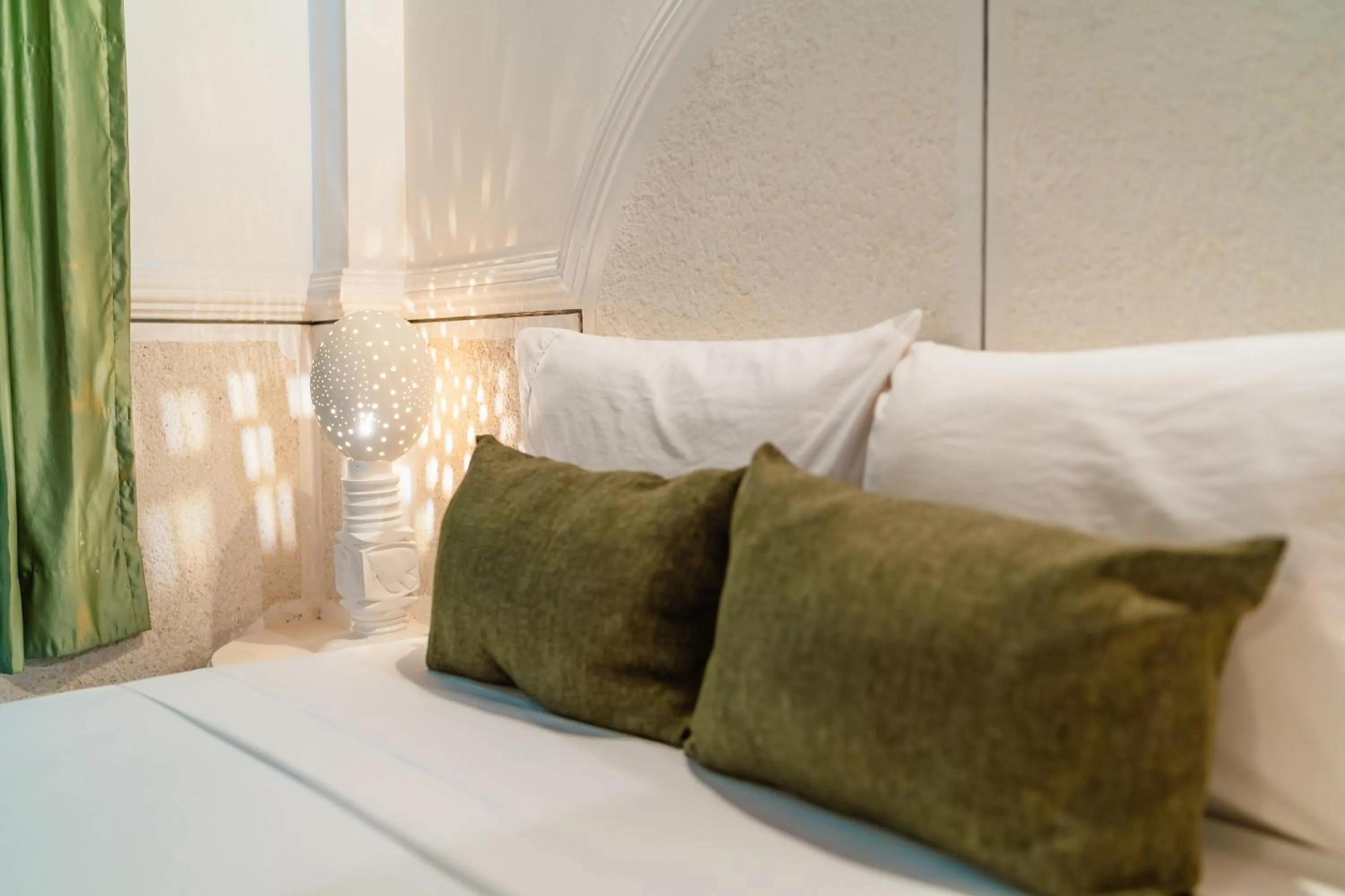 Decorative detail, Bed in Hotel Cocoliso Island Resort