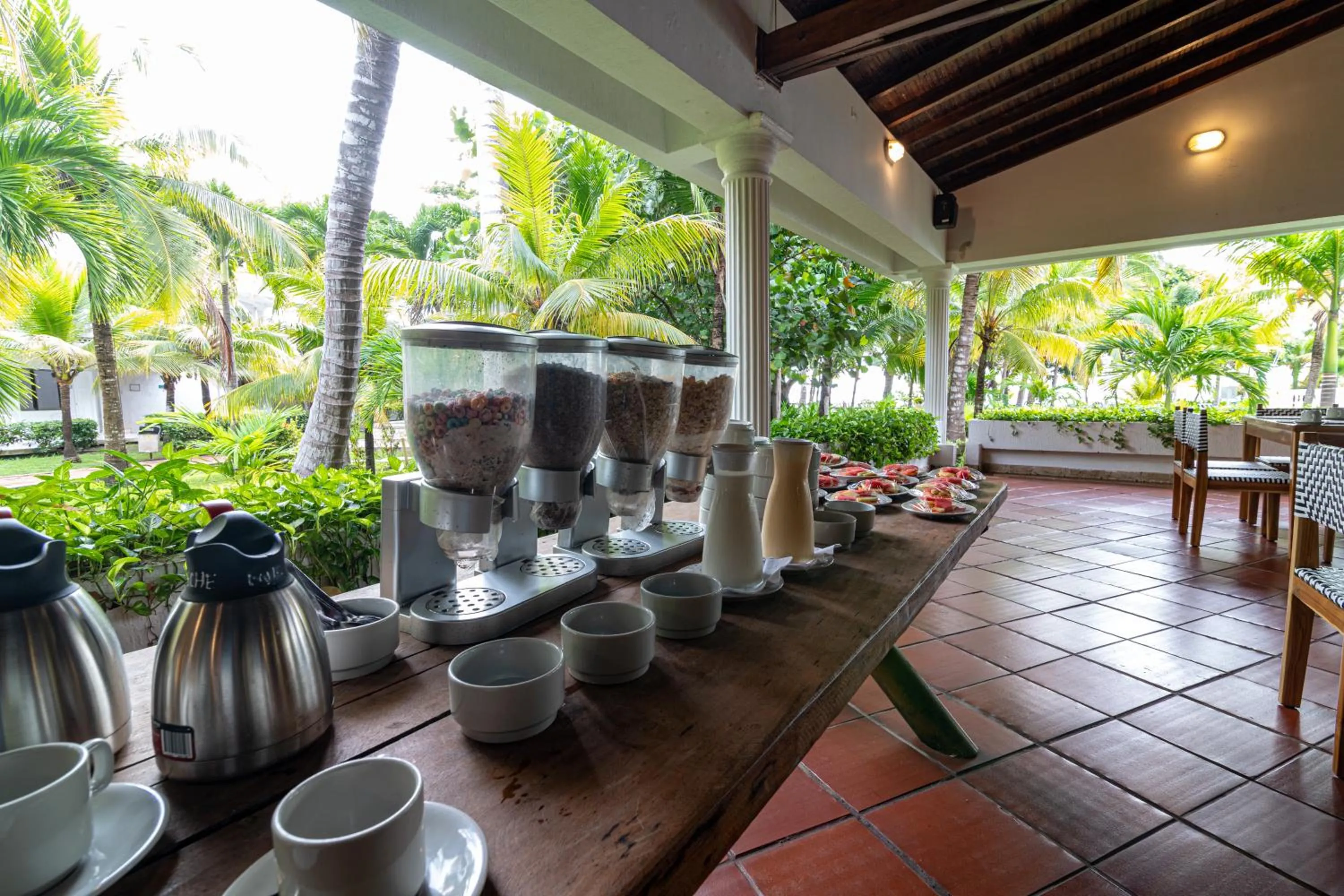 Restaurant/places to eat in Hotel Cocoliso Island Resort