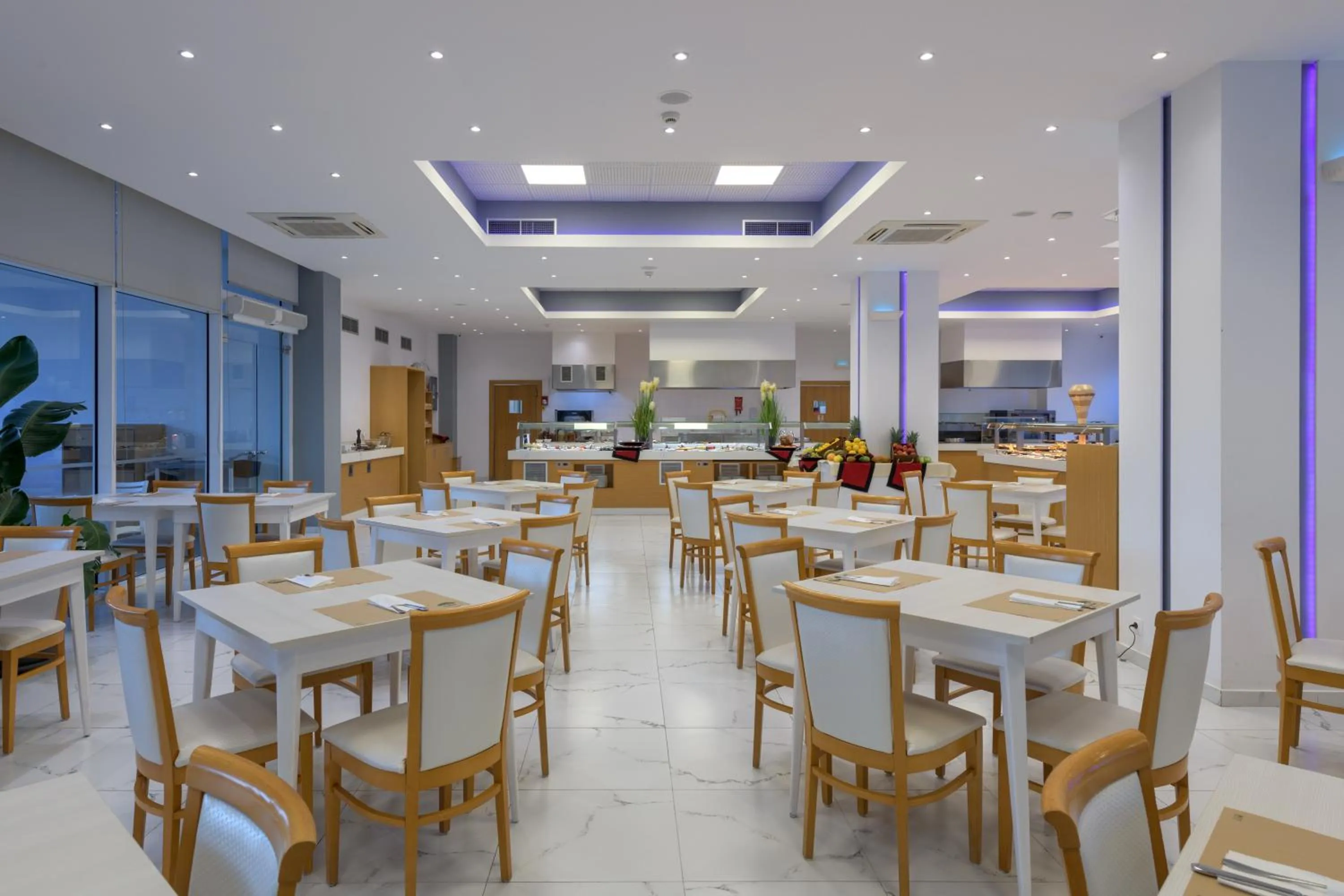 Restaurant/places to eat in Oceanis Park Hotel